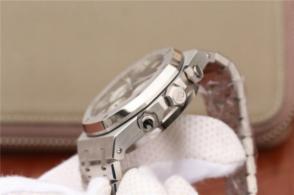 Replica Audemars Piguet Royal Oak Chronograph SS JHF Black/White Dial SS Bracelet A7750 - Top club