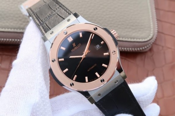 Replica Hublot Classic Fusion 42mm RG JJF Black Dial Gray Gummy Strap A2892 - Top club