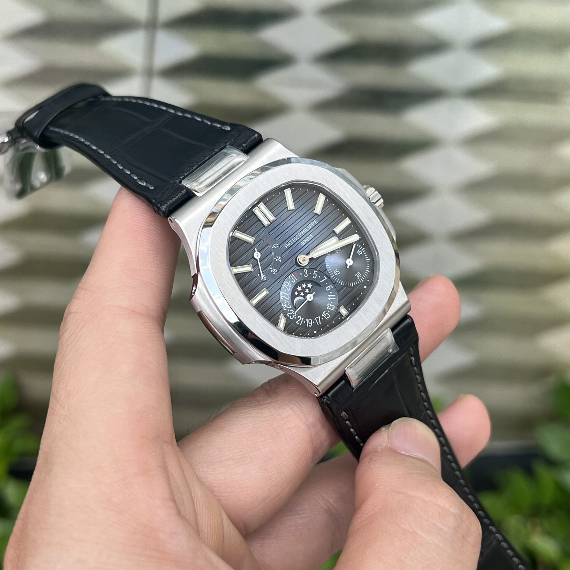 Patek Philippe Nautilus 5712 Replica Watch Leather Strap GRF 40mm - Top club