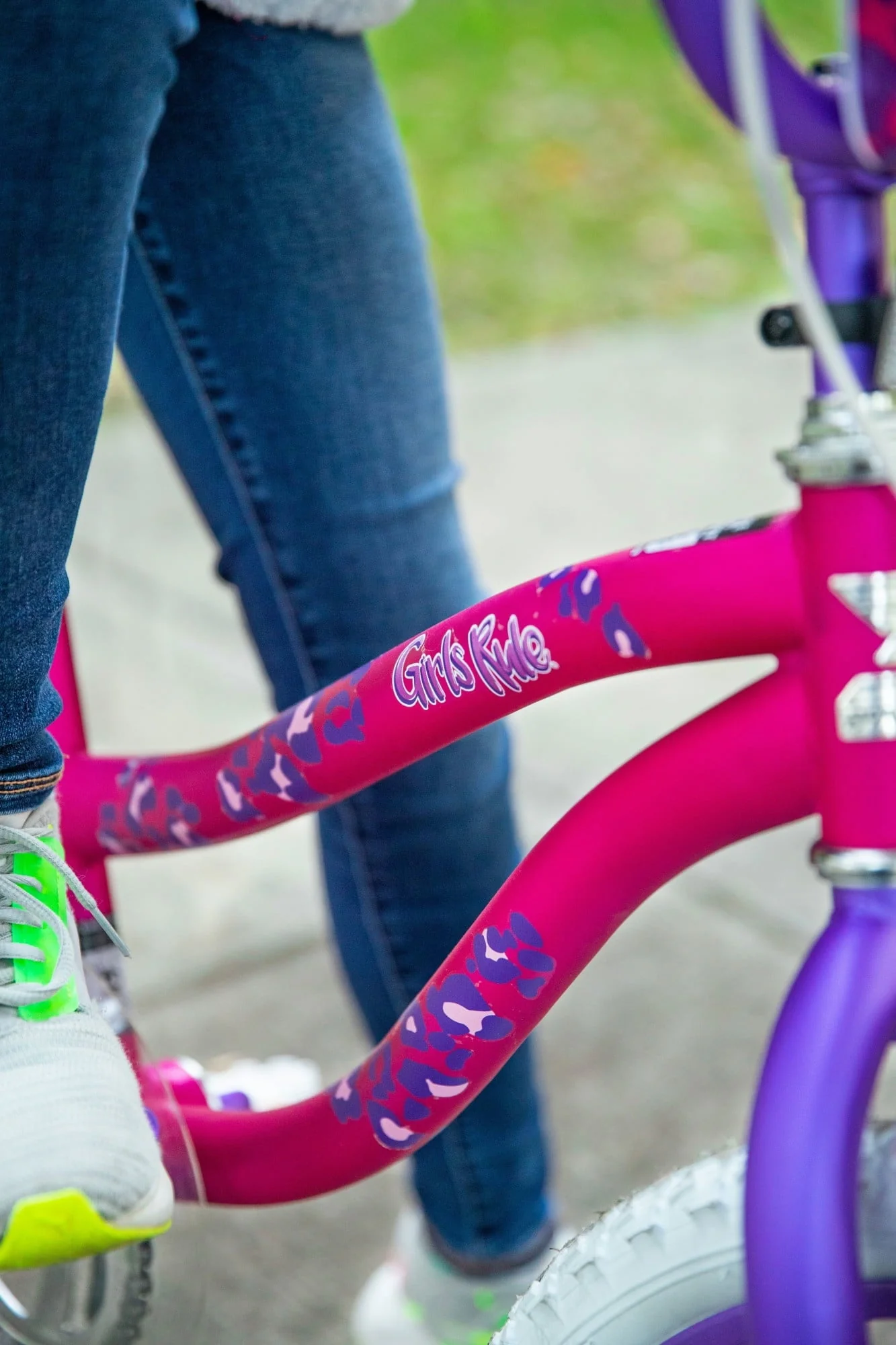 Dynacraft Girls Rule 20 - inch Girls Bike for Ages 6 - 10 Years - Image 11
