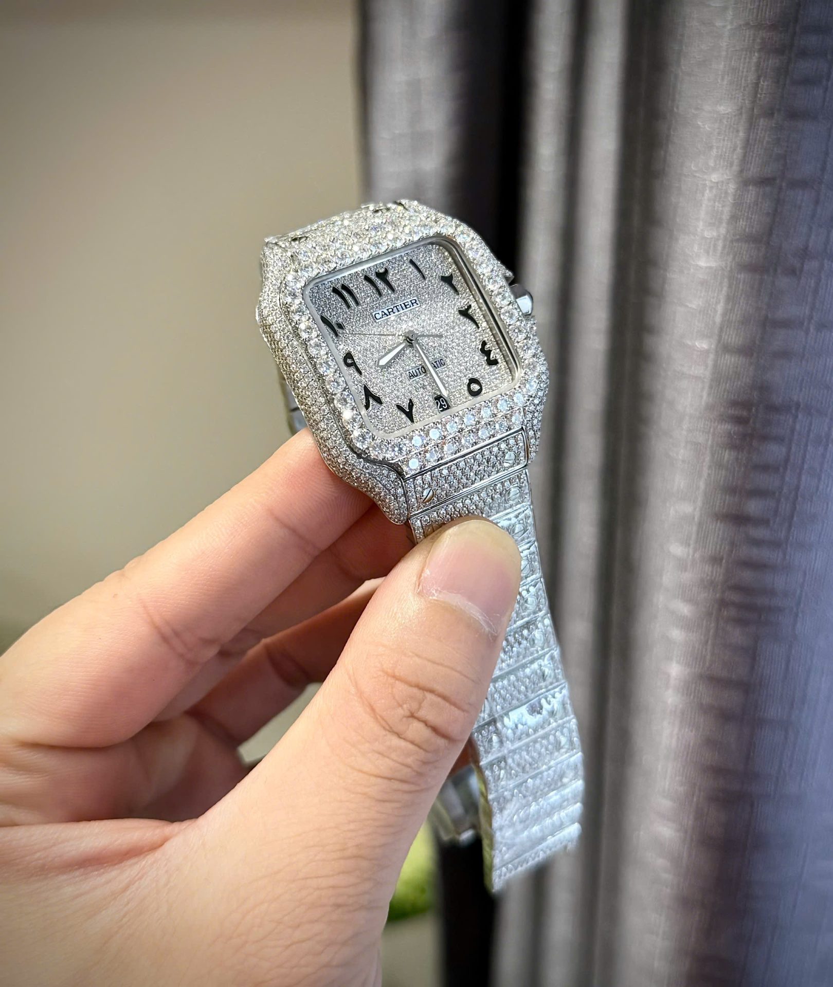 Cartier Santos Arabic Numeral Best Replica Watch Moissanite Diamonds Hong Kong 39.8mm - Top club