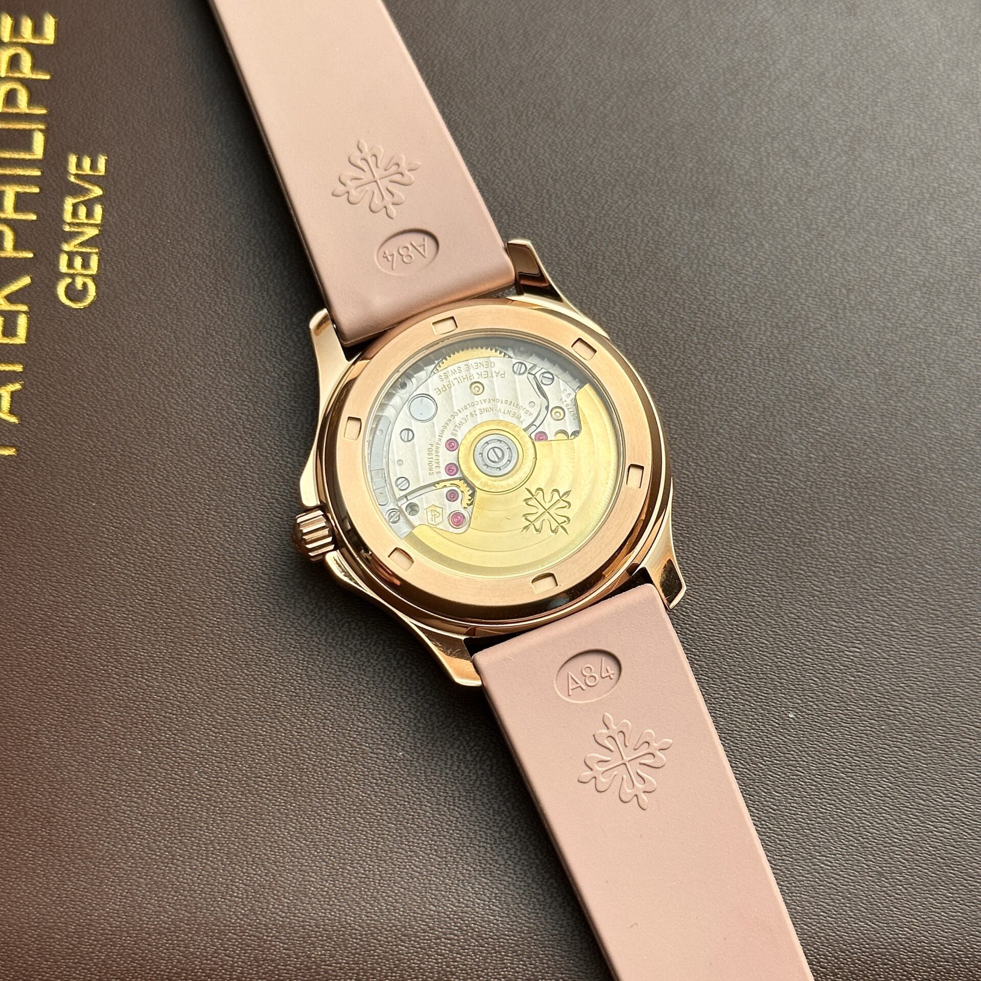 Patek Philippe Aquanaut 5072R Mother of Pearl Replica 1:1 Watch PPF 35.6mm - Top club