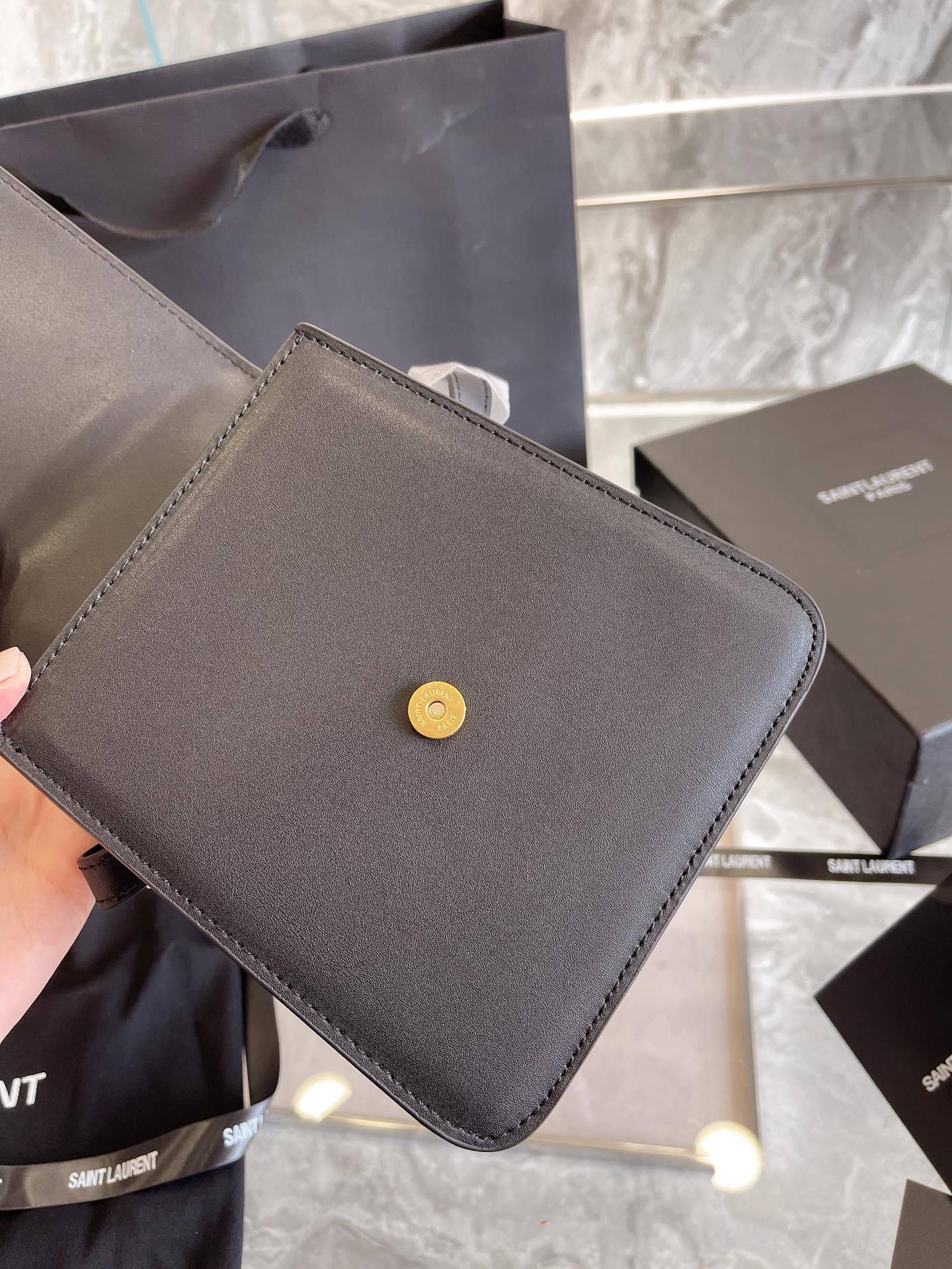TO – Luxury Edition Bags SLY 1911:1High-quality replica