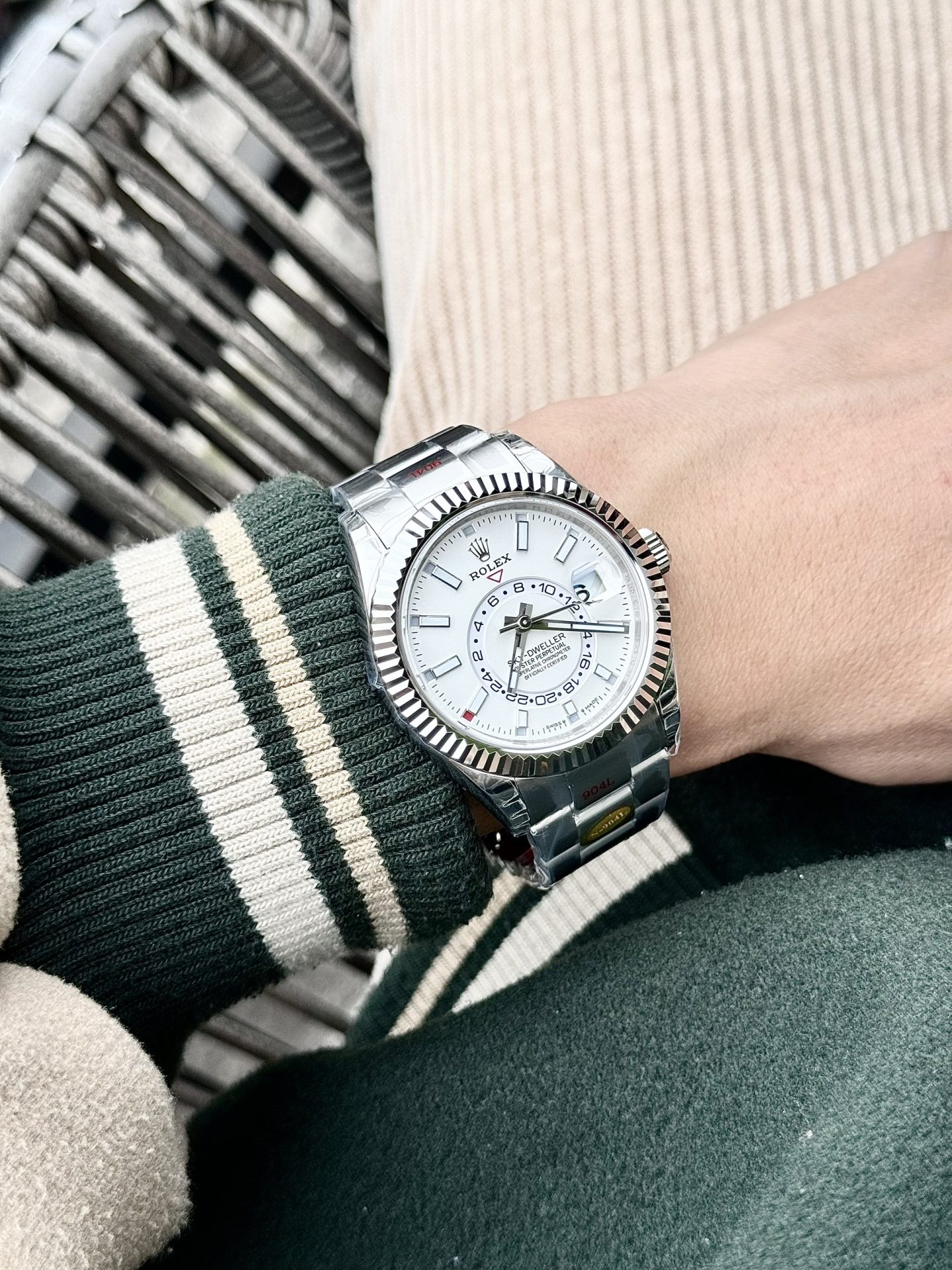 Rolex Fake Watch Sky Dweller 326934 White Dial Metal Wire 42mm - Top club