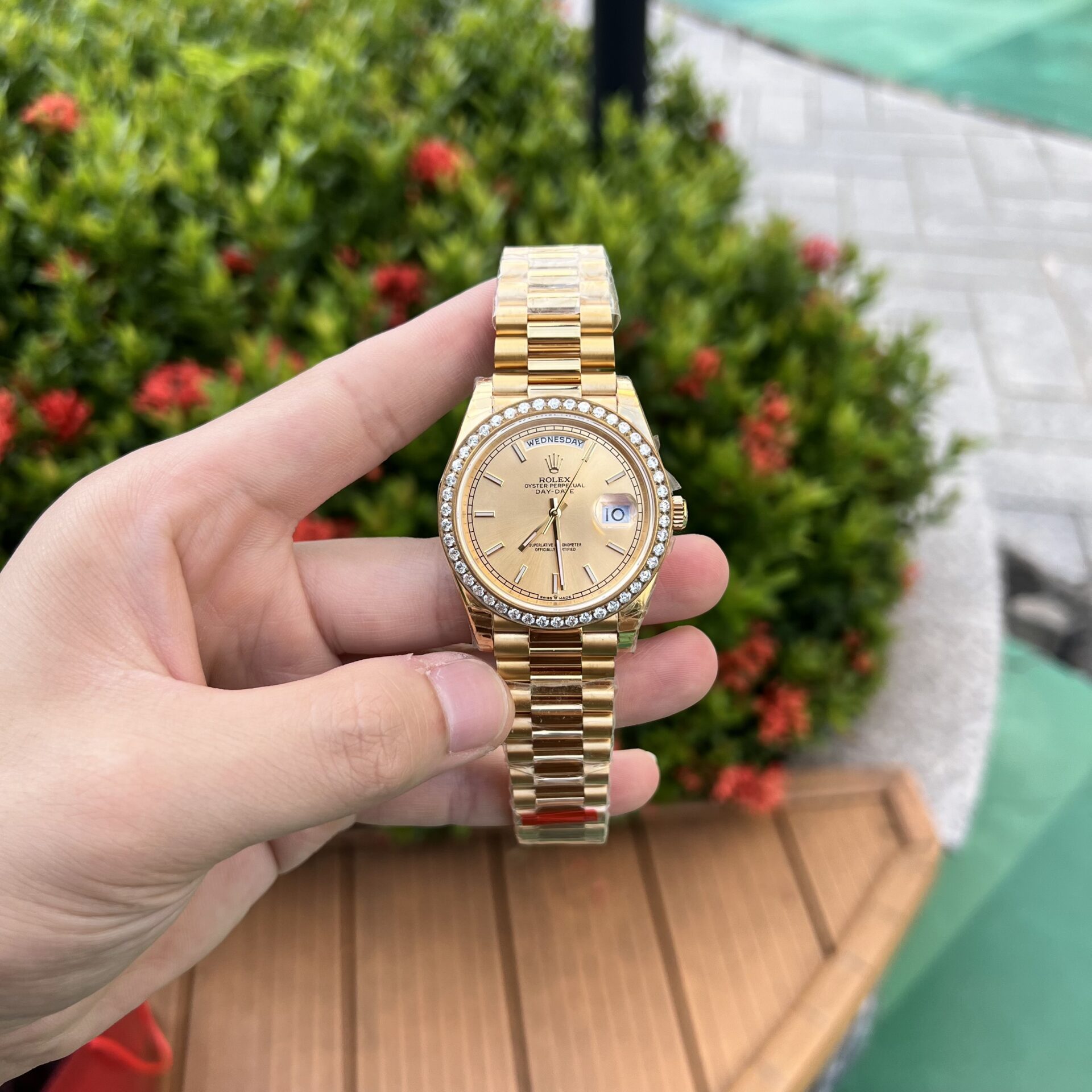 Rolex Day-Date Best Replica Watch Diamond Bezel Champagne Dial 40mm - Elite Watch Atelier