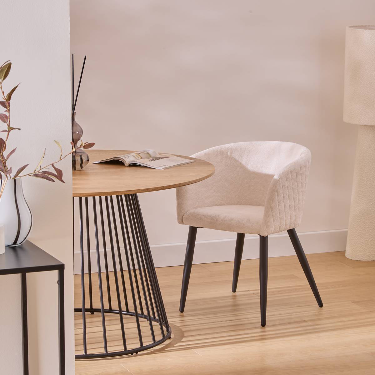 Armchair "Marlo" Ivory