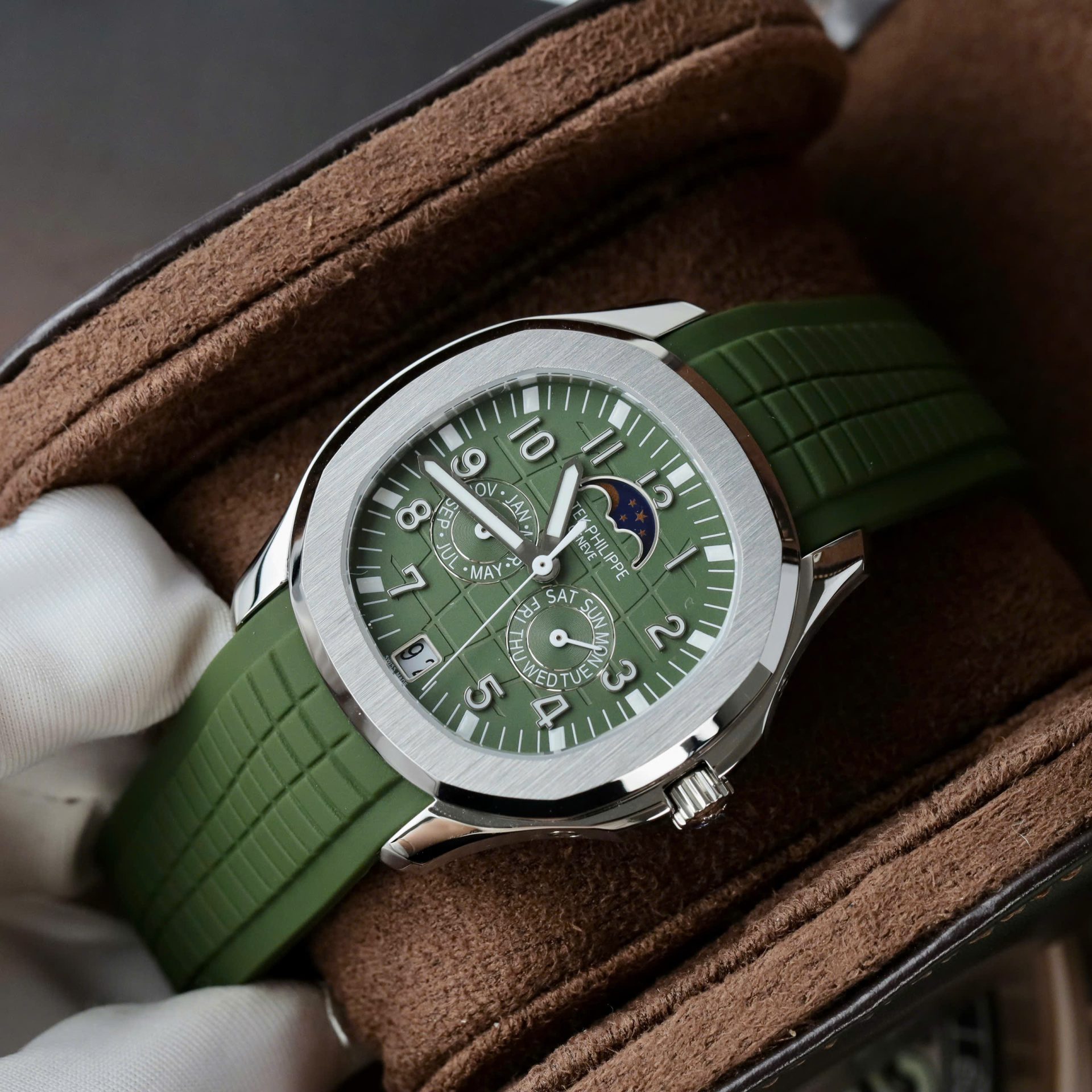 Patek Philippe Best Replica Watch Aquanaut 5261G Automatic Swiss Movement Green Dial 40mm - Elite Watch Atelier
