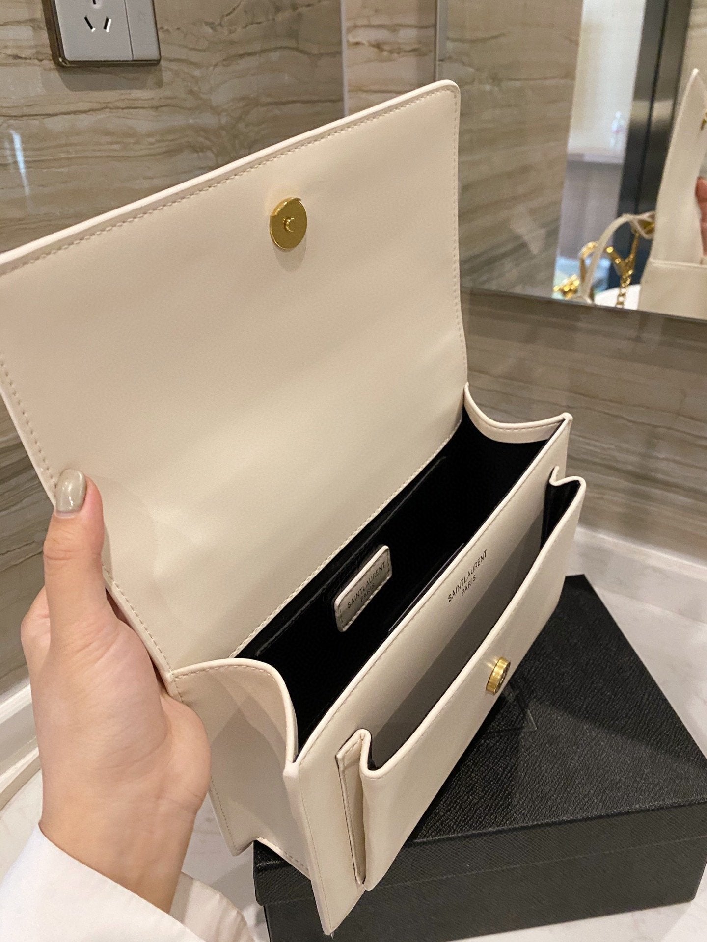 TO – Luxury Edition Bags SLY 1681:1High-quality replica