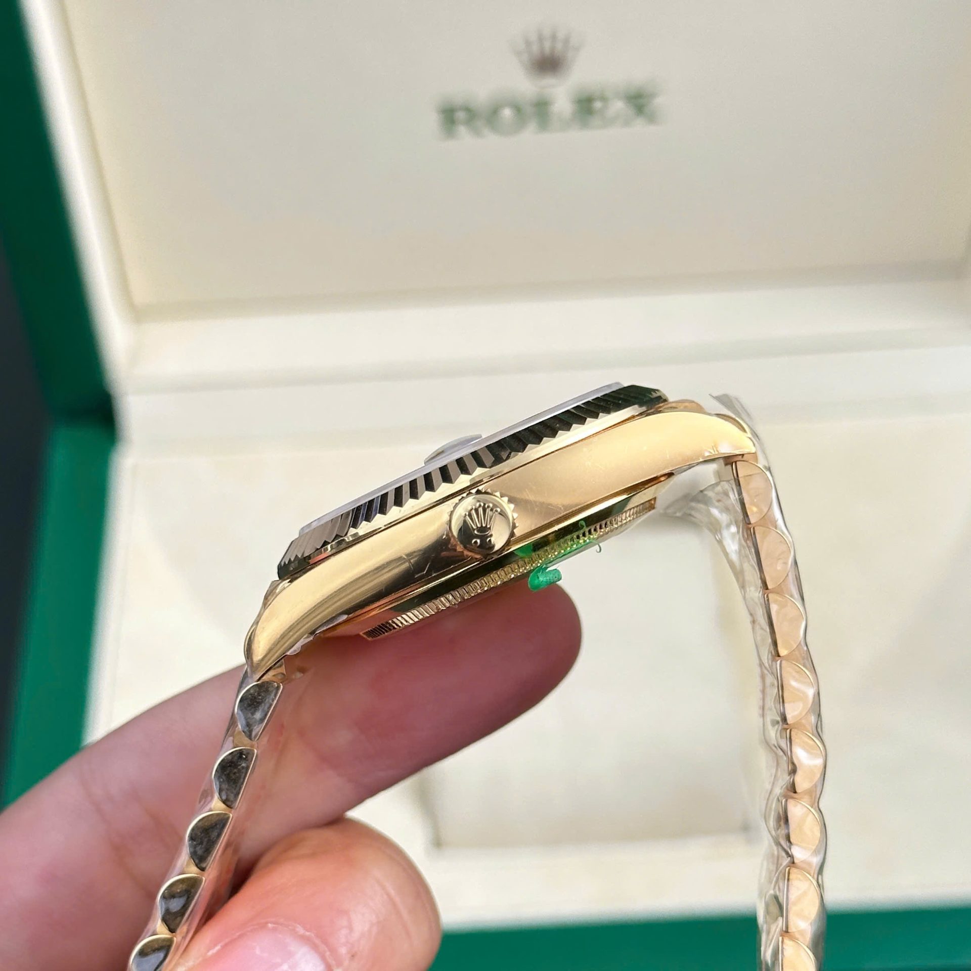Rolex Day-Date 228238 Replica Watch Yellow Dial President Strap AR Factory 40mm - Top club