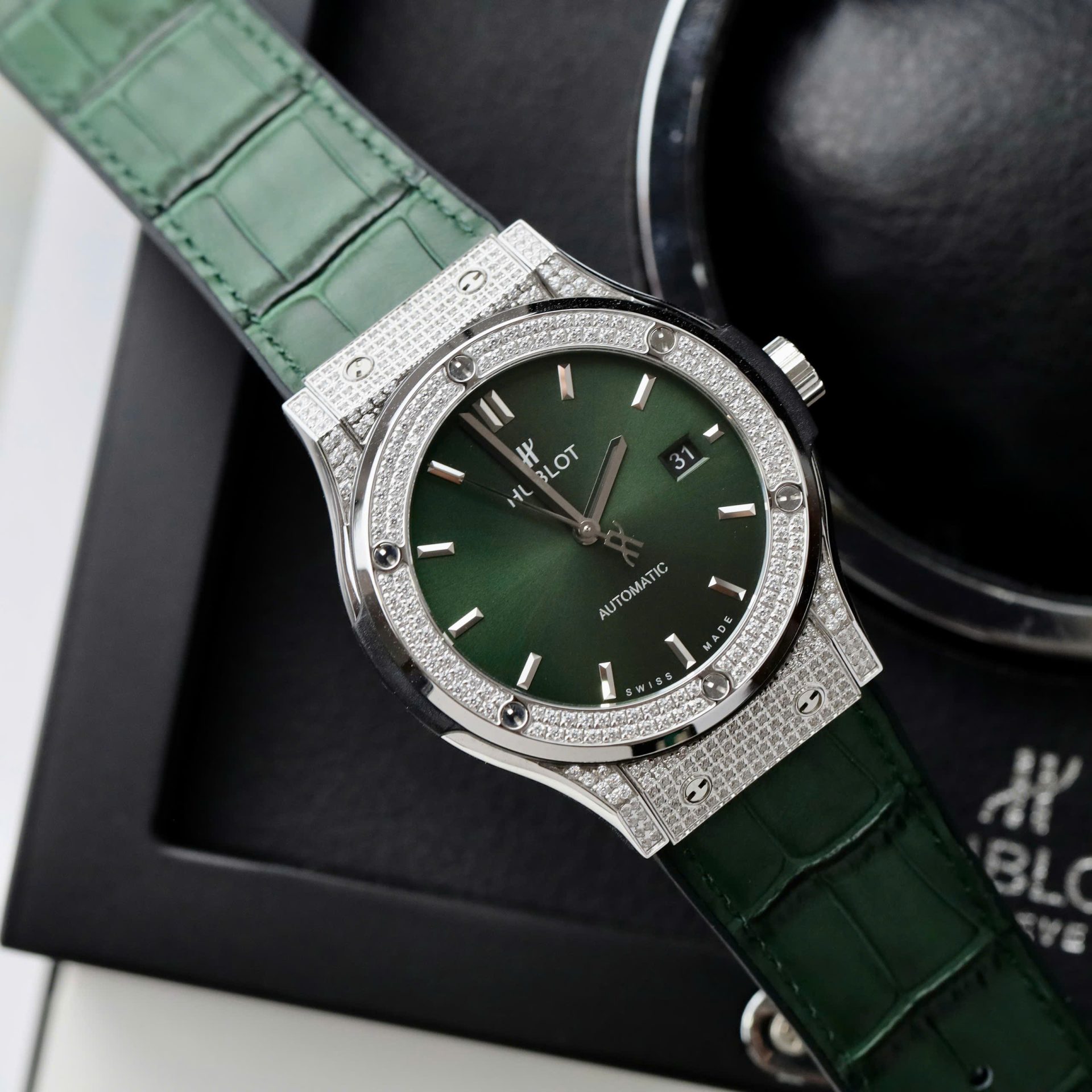Hublot Classic Fusion Replica Watch Green Dial HB Factory 42mm - Elite Watch Atelier