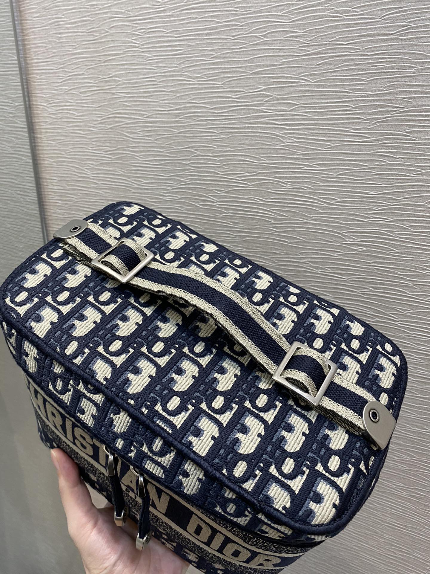 Diortravel Vanity Case Beige For Women 7.5in/19.5cm S5480VRIW_M9281:1High-quality replica