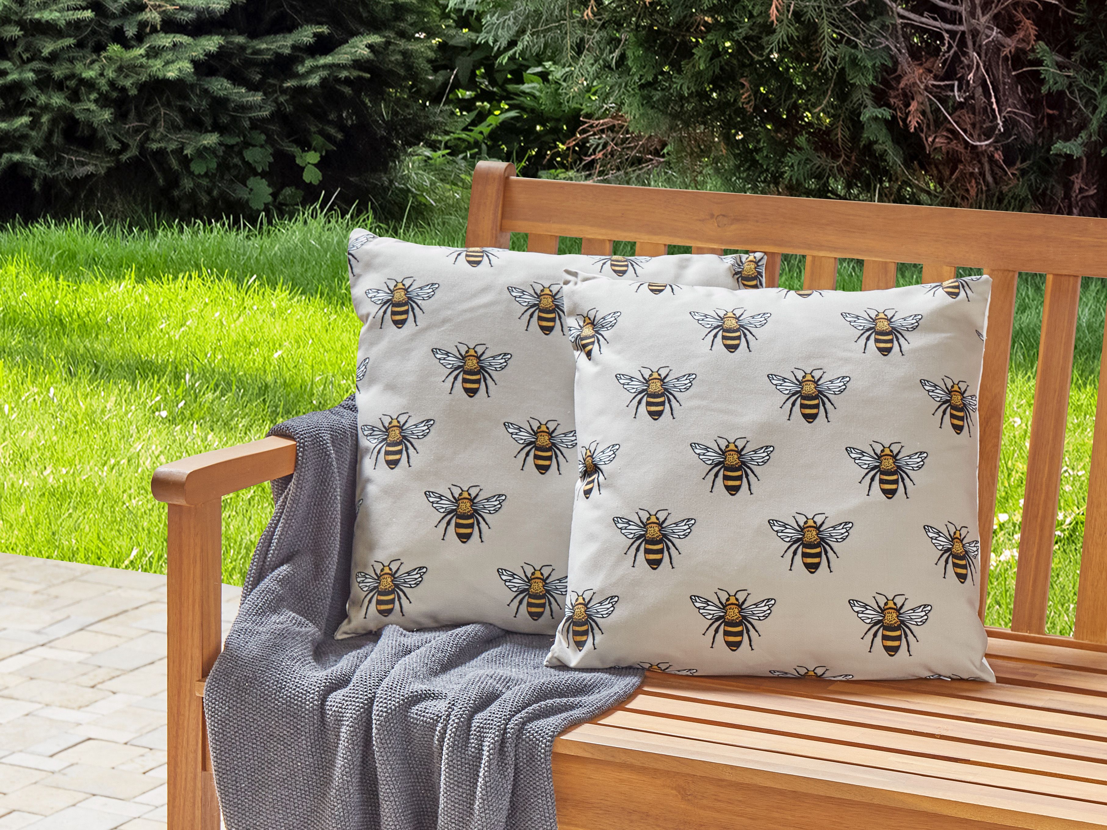 Set of 2 Outdoor Cushions CANNETO Animal Pattern 45 x 45 cm Beige