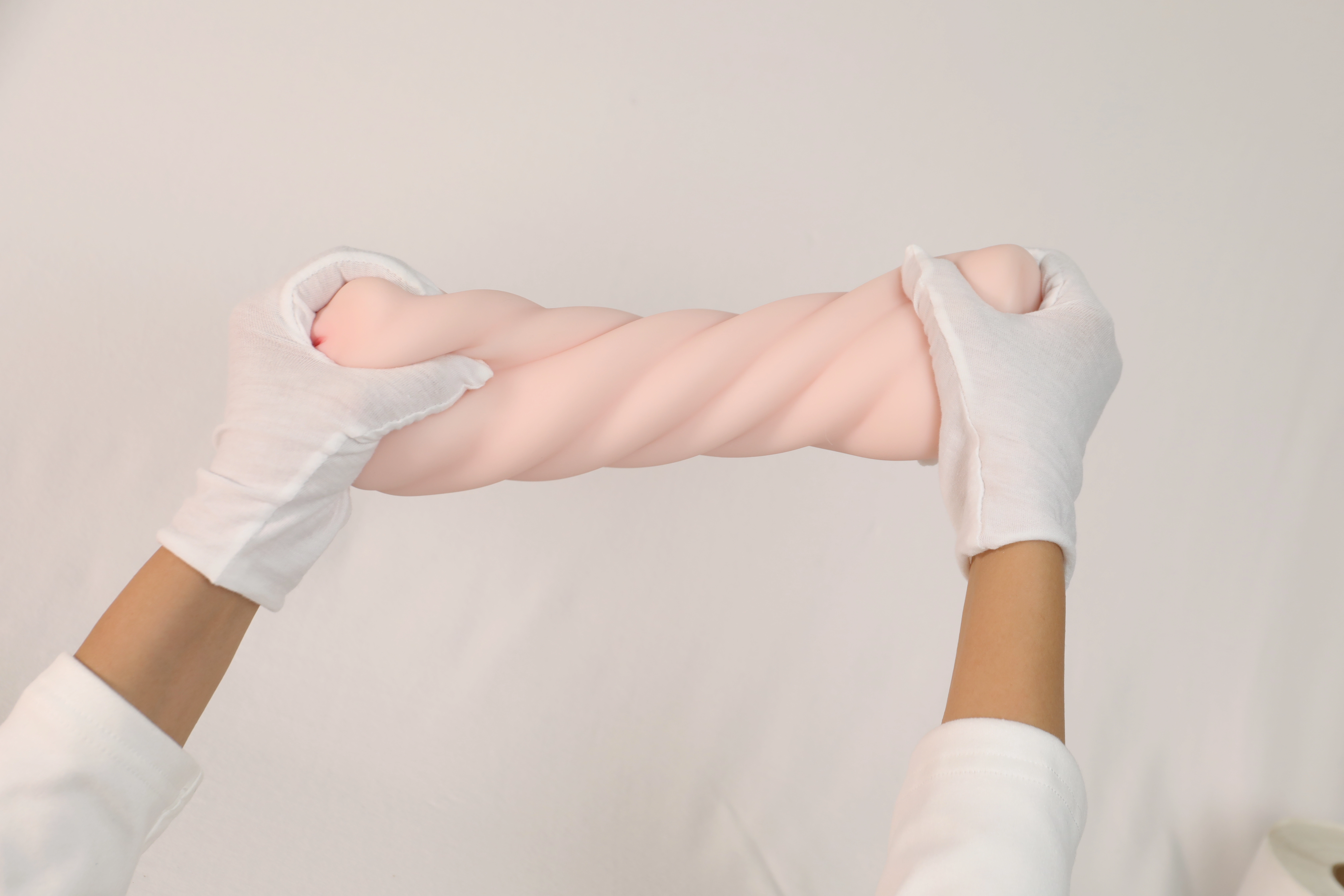 Soft TPE material of the Dr.YUU Premium Skin-Mimic Stroker 2