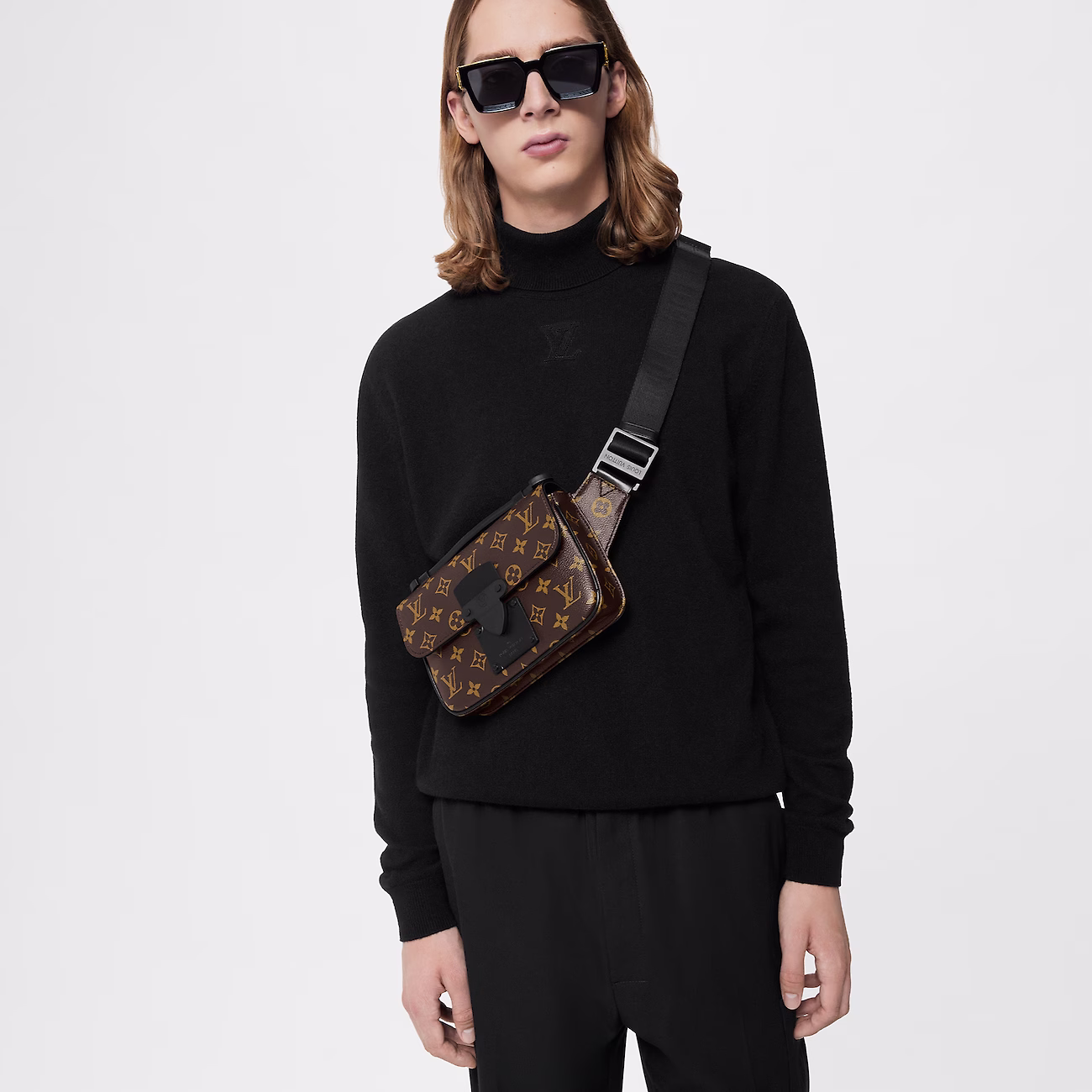 S Lock Slingbag M458071:1High-quality replica