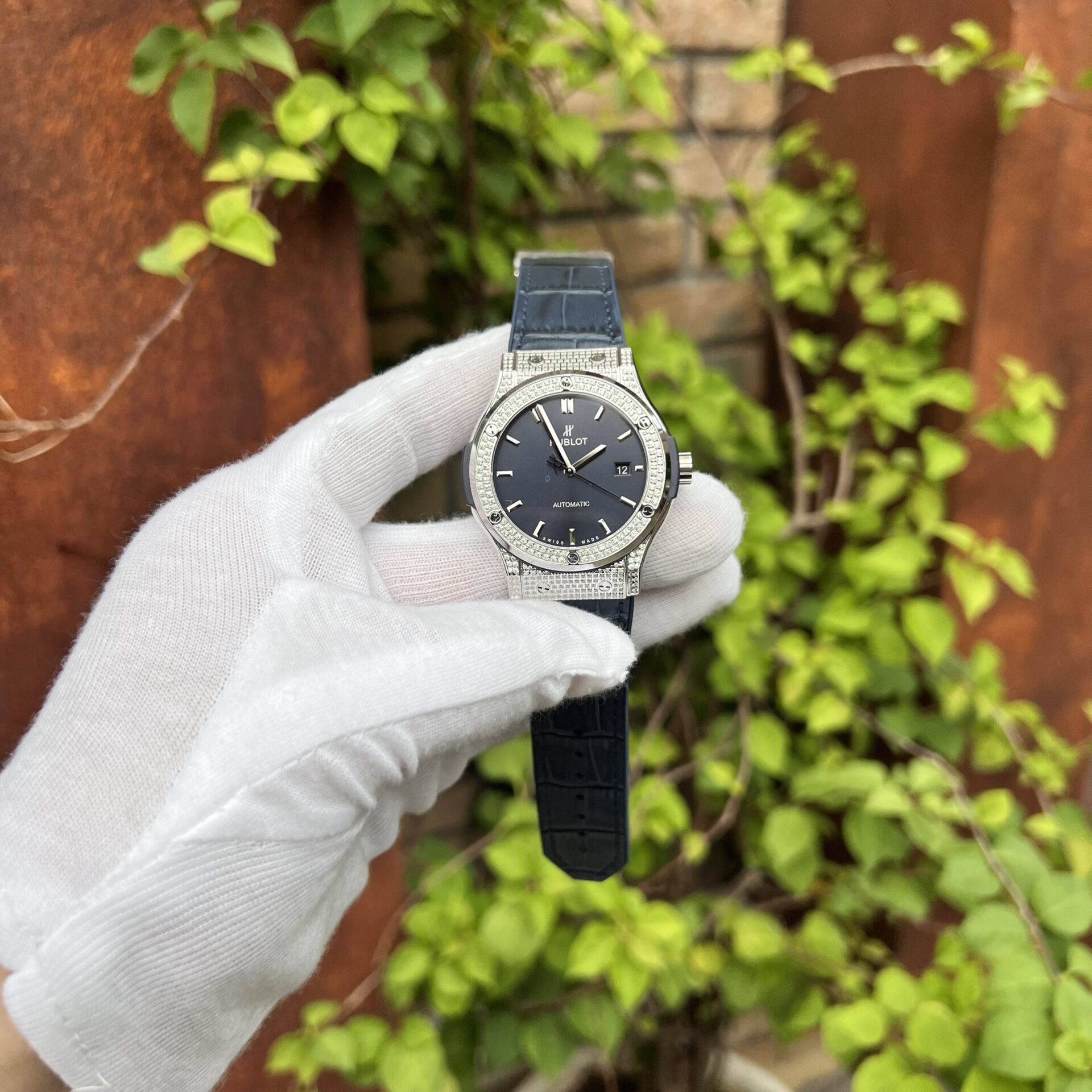 Hublot Replica 1:1 Watch Classic Fusion Blue Diamond Black Dial 42mm - Elite Watch Atelier