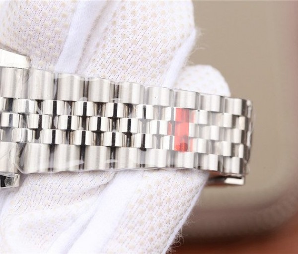 Replica Rolex DateJust 41mm 126334 Fluted Bezel Blue Dial Diamonds Markers Bracelet A3235 - Top club