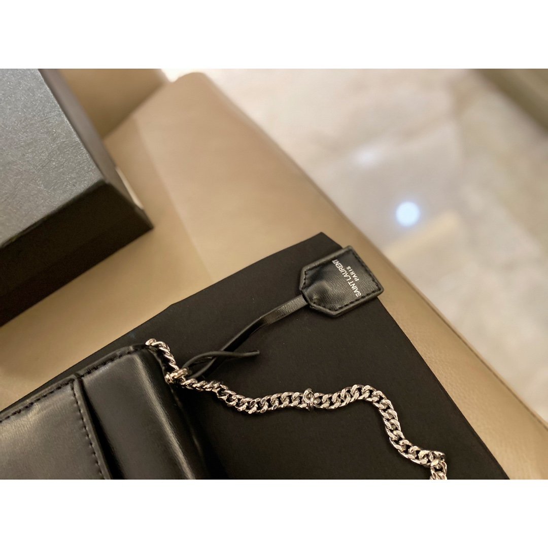 TO – Luxury Edition Bags SLY 1821:1High-quality replica