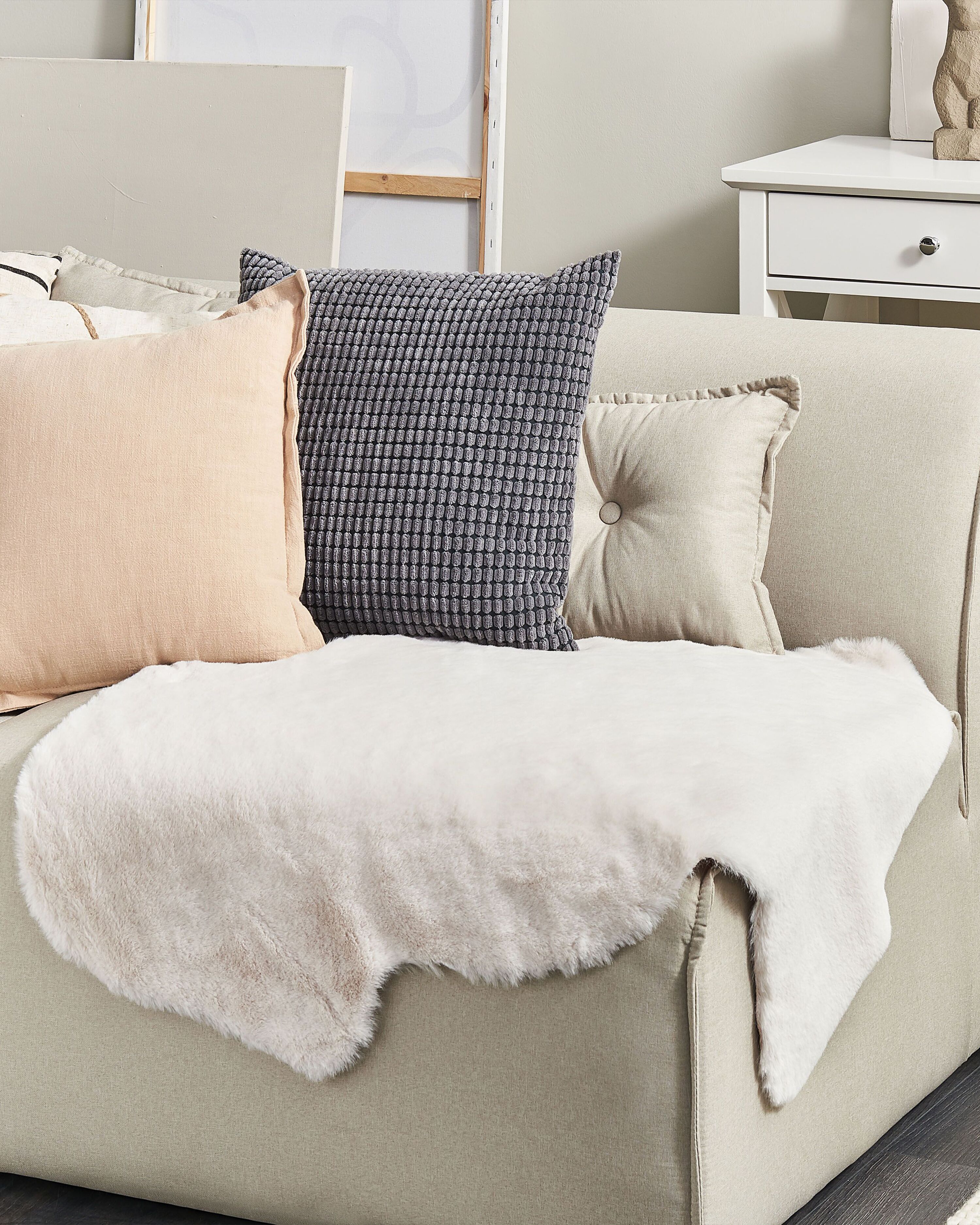 Faux Fur Rug UNDARA Beige 60 x 90 cm