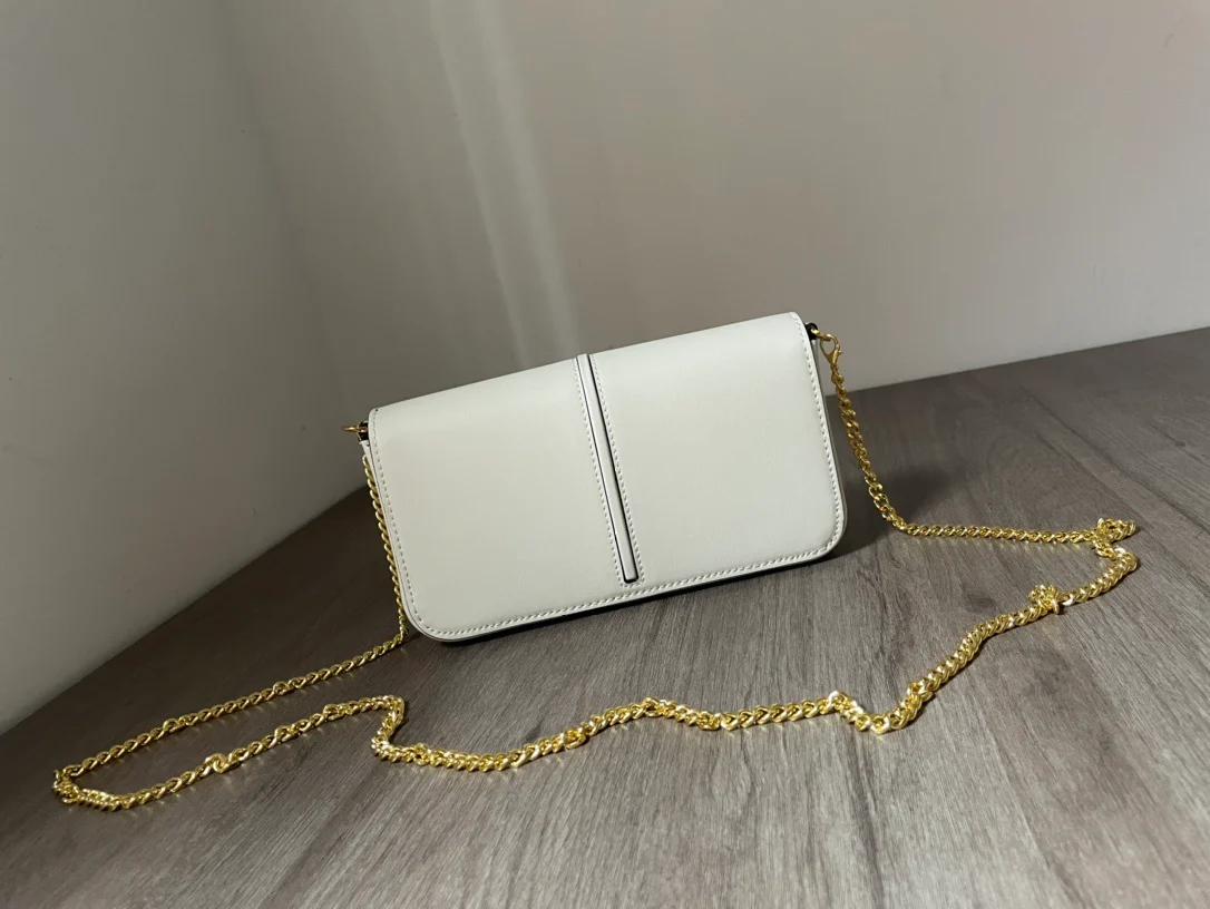 Elegant Fendi Chain Crossbody Bag With Gold - Tone Logo Accent 1121 - Replicaclubs