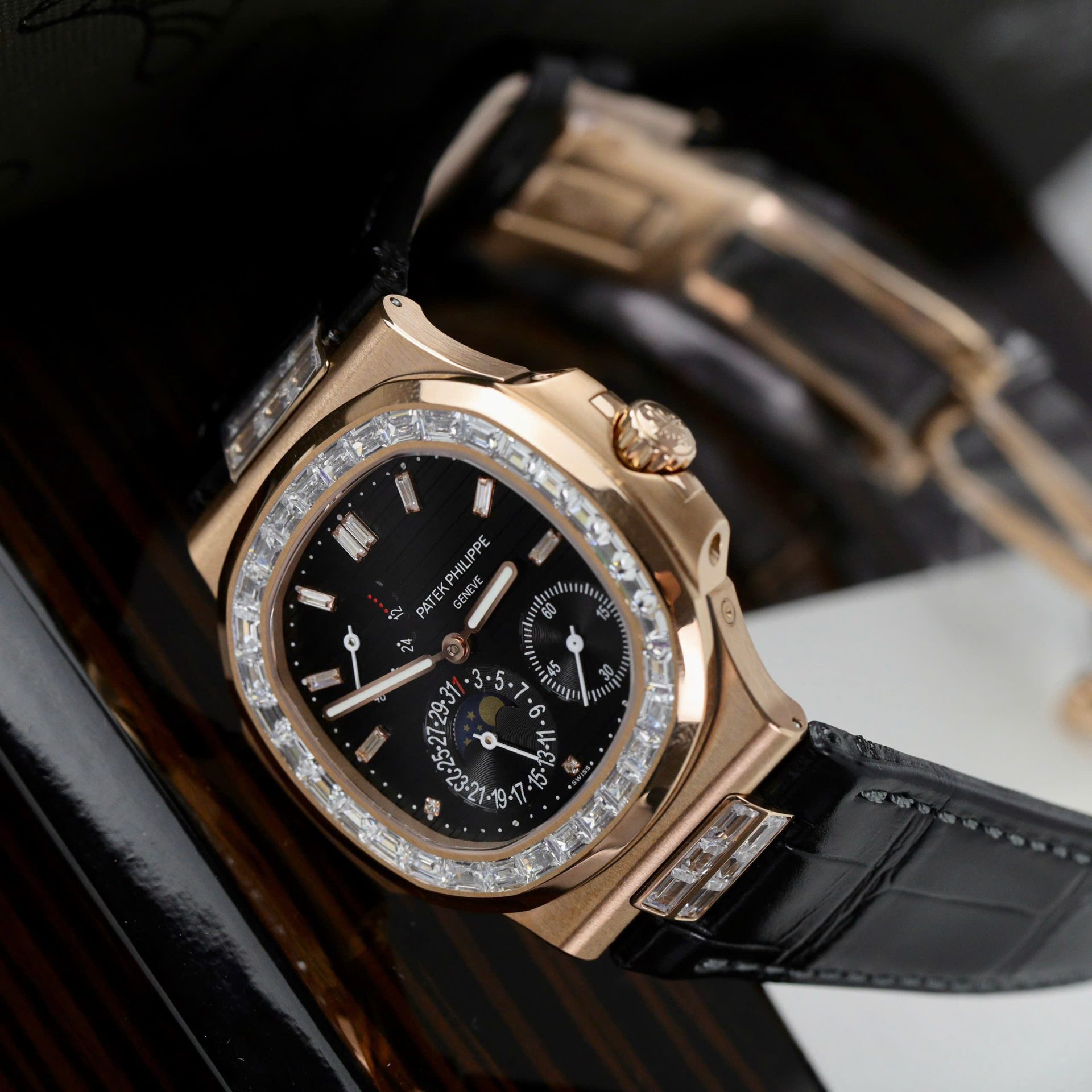 Patek Philippe Nautilus 5724R Replica 11 Watch Black GR Factory 40mm - Top club