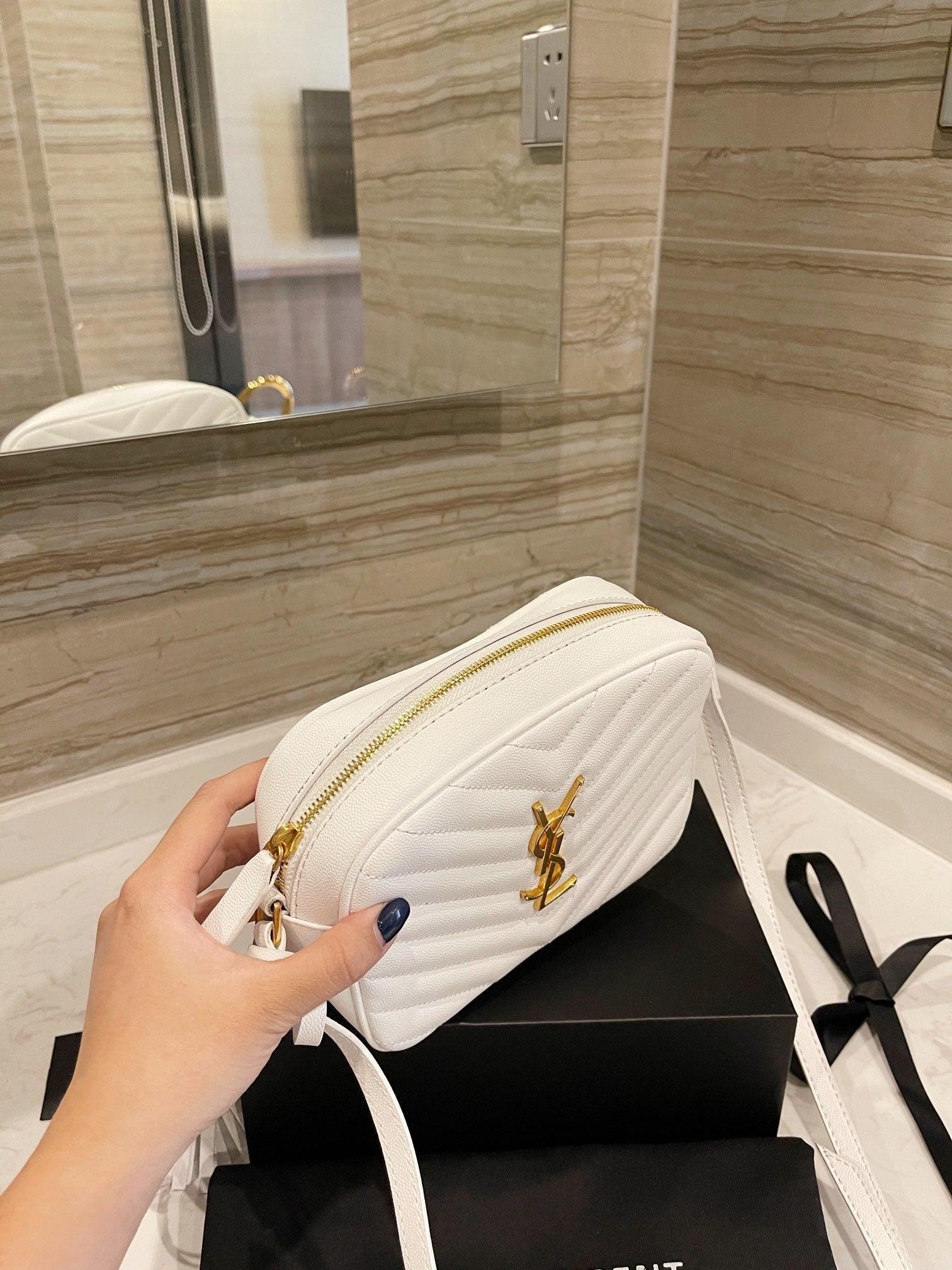 TO – Luxury Edition Bags SLY 1631:1High-quality replica