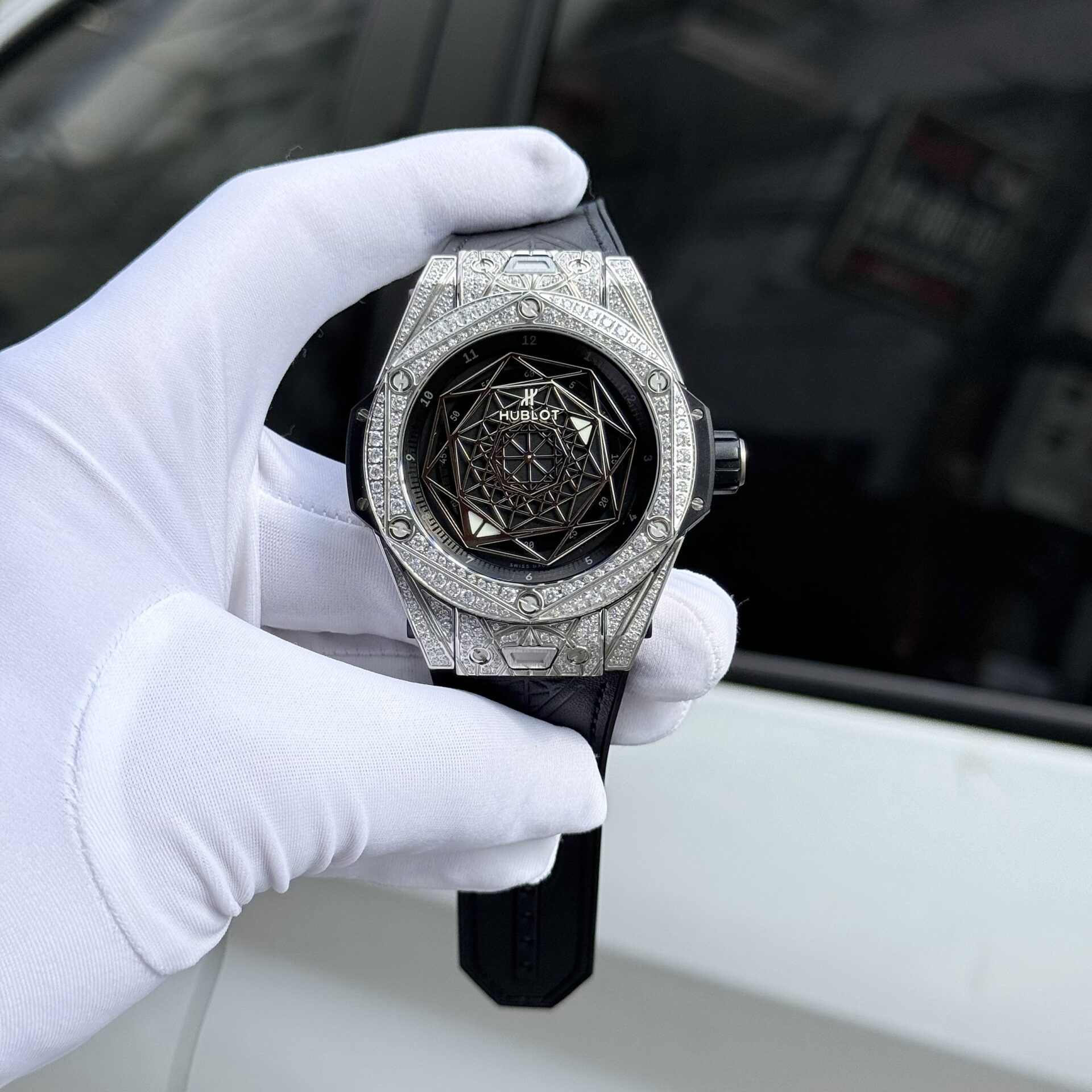Hublot Replica 1:1 Watch Big Bang Sang Bleu Titanium With Full Stone 44mm - Elite Watch Atelier
