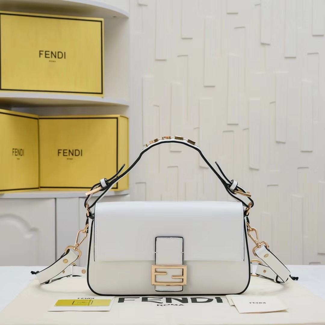 Fendi Ice white Selleria bag  Baguette - Replicaclubs
