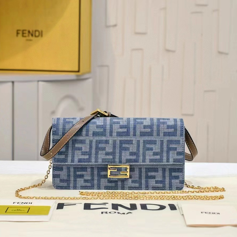 FENDI Baguette Wallet On Chain bag (Replica) - Replicaclubs
