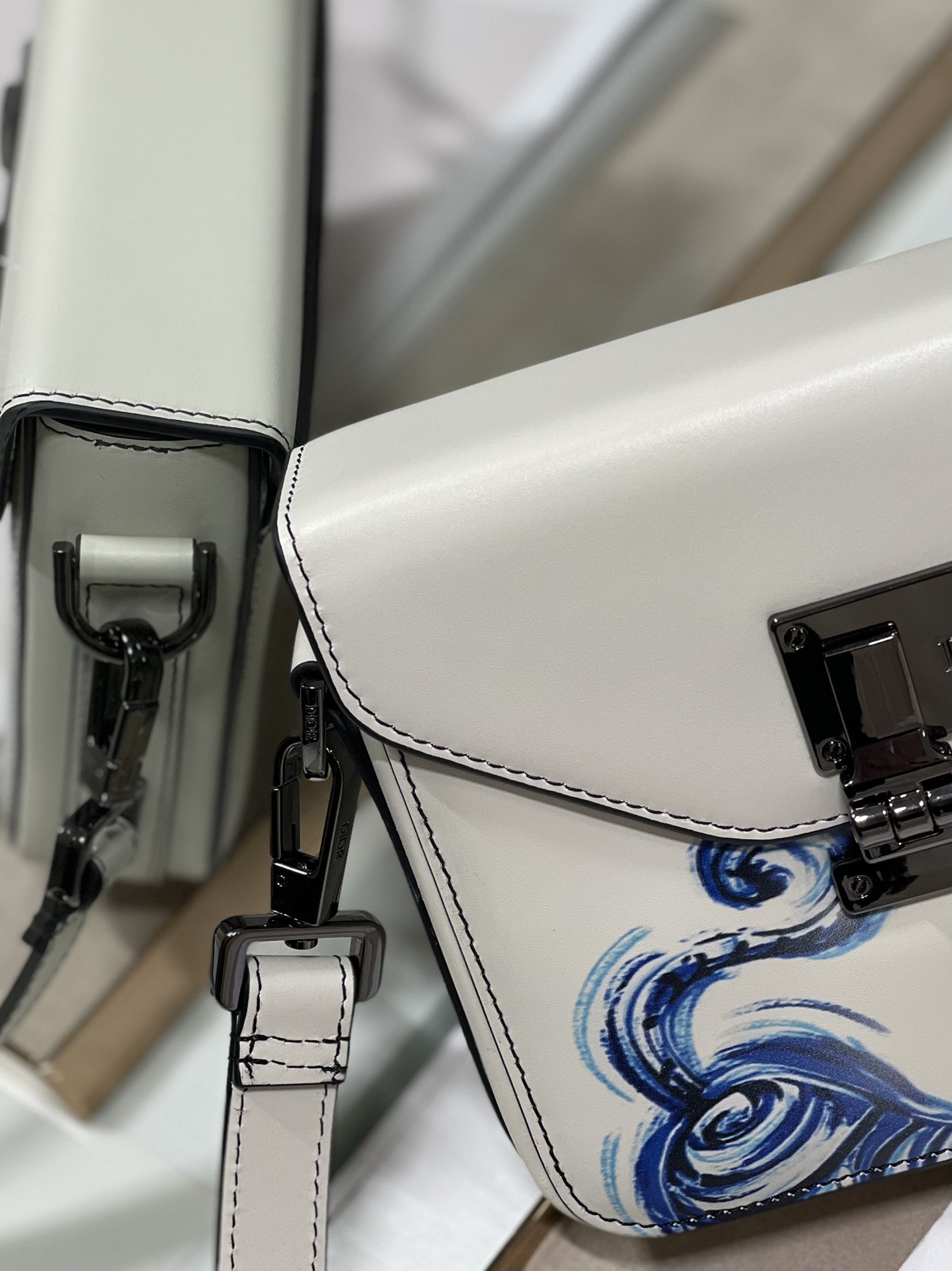 Christian Dior Lock Handbag White For Women 7.5in/19cm CD1:1High-quality replica