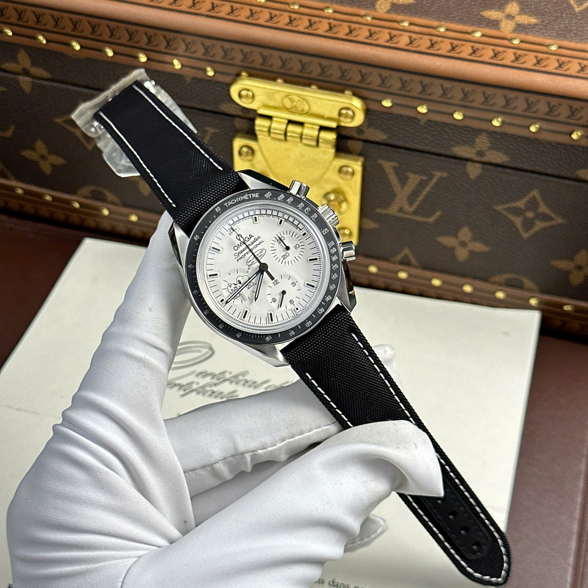 Omega Speedmaster Apollo 13 Silver Snoopy Luxury Imitation Watches Fabic Strap OM Factory 42mm - Elite Watch Atelier