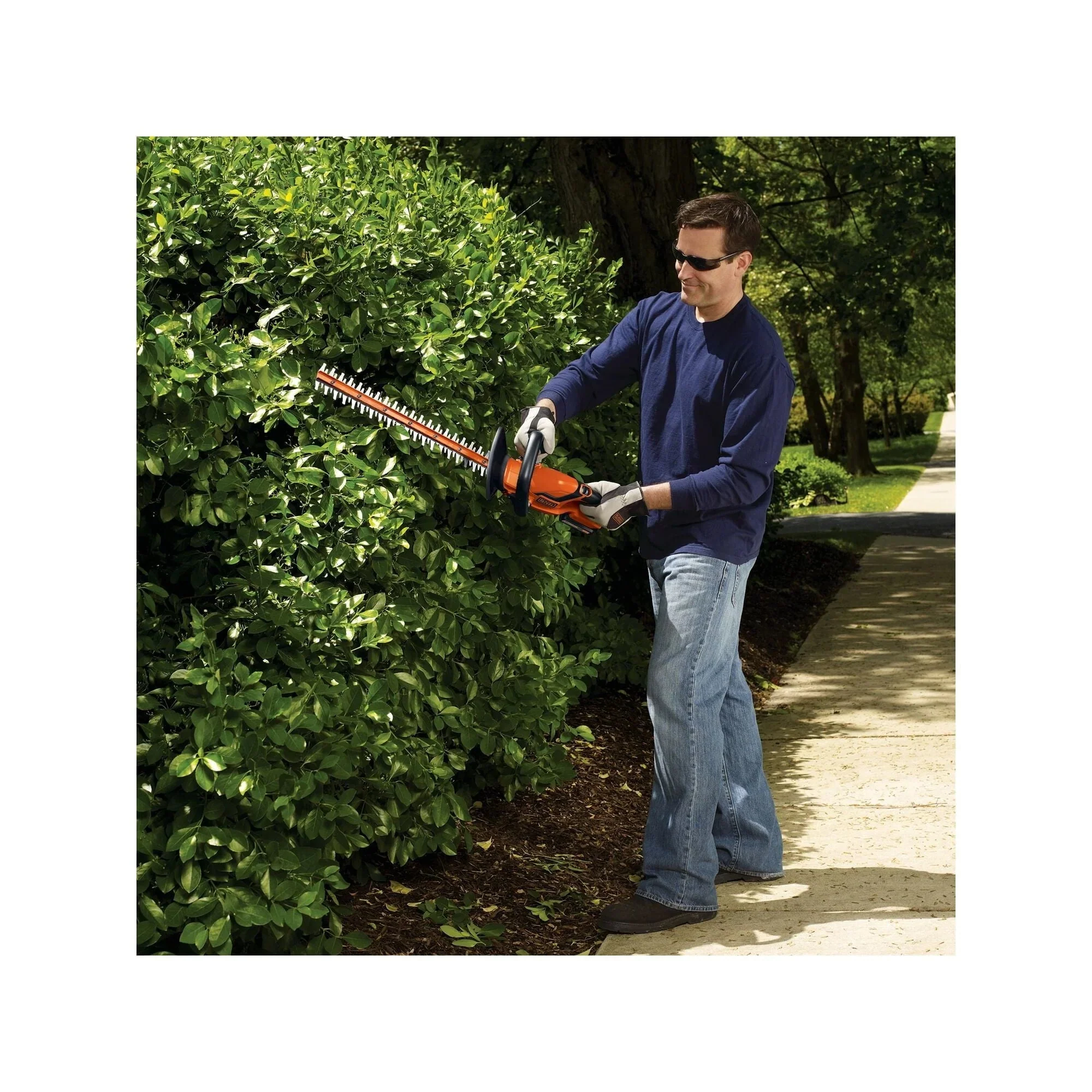 BLACK+DECKER 20V MAX Cordless Lithium 22 in Hedge Trimmer - LHT2220 - Image 13 BLACK+DECKER 20V MAX Cordless Lithium 22 in Hedge Trimmer - LHT2220 - Image 13