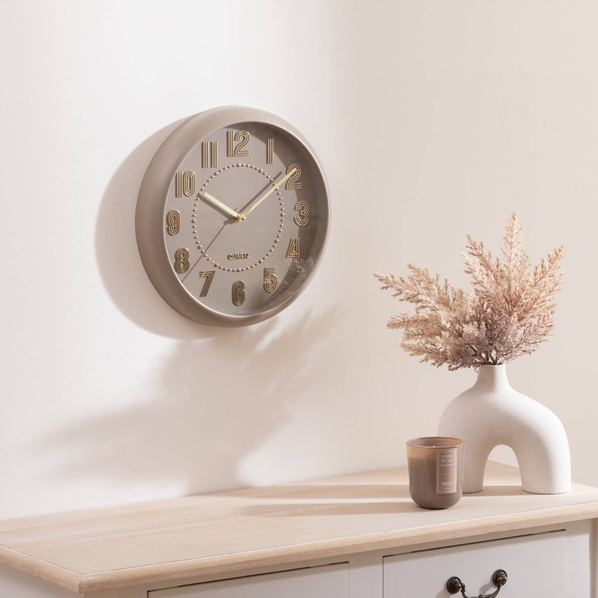 Clock "Alizee" Medium Beige, D.30 cm