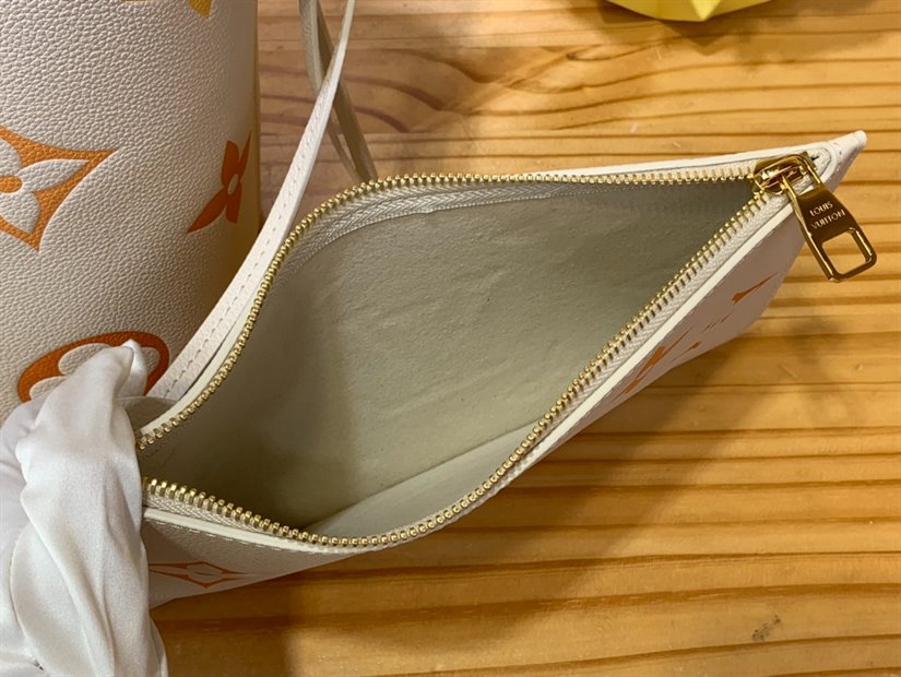 Louis Vuitton Neverfull MM Tote Bag – LB1641:1High-quality replica
