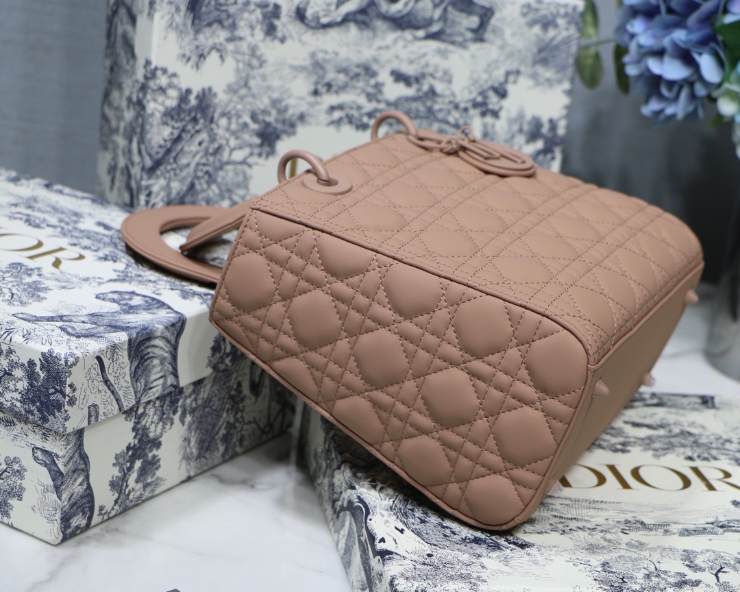 Medium Lady Bag  Black/White/Beige/Grey For Women 9.5in/24cm M0565ONGE_M9001:1High-quality replica