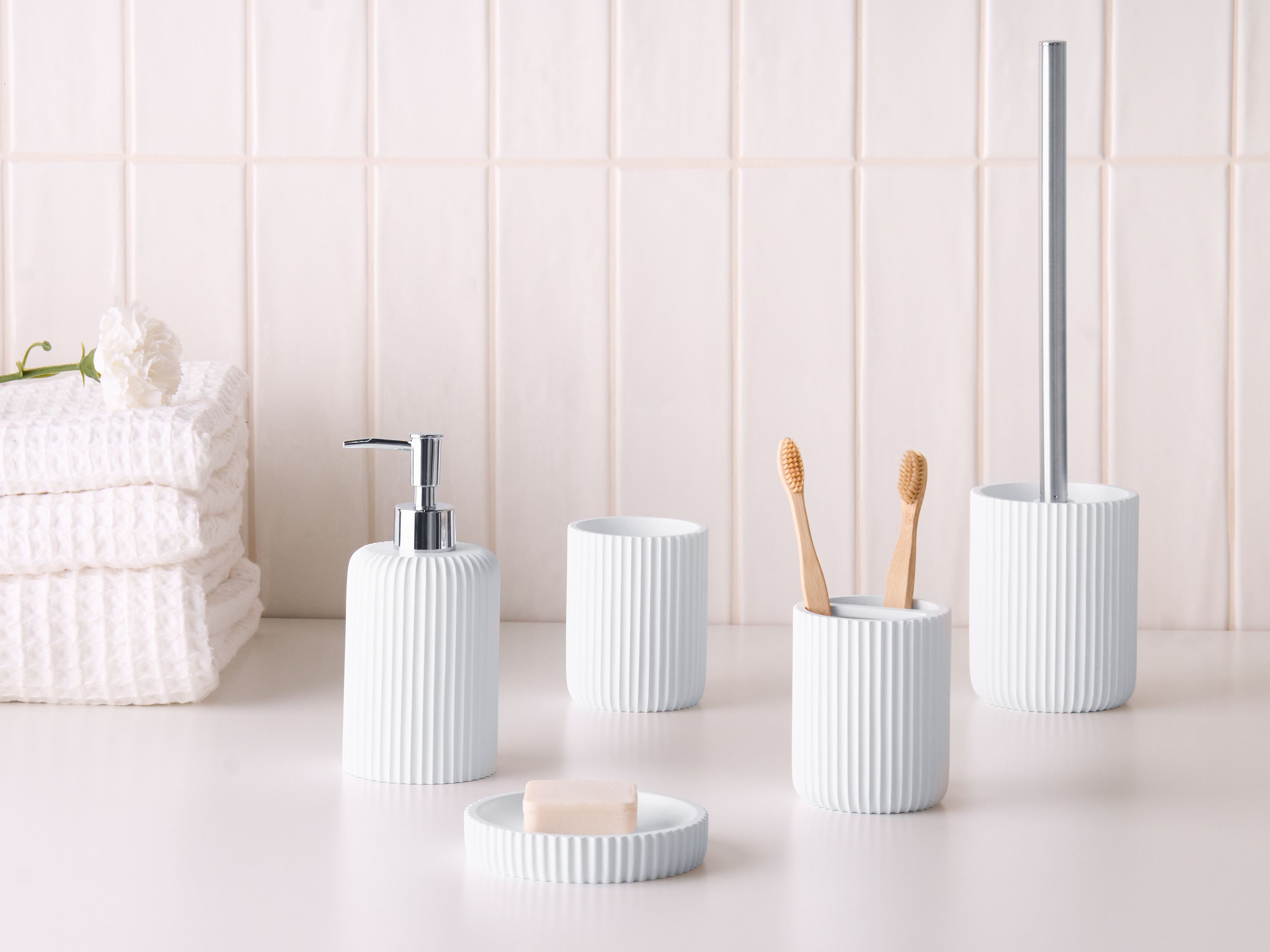 5-Piece Bathroom Accessories Set CAMANA White