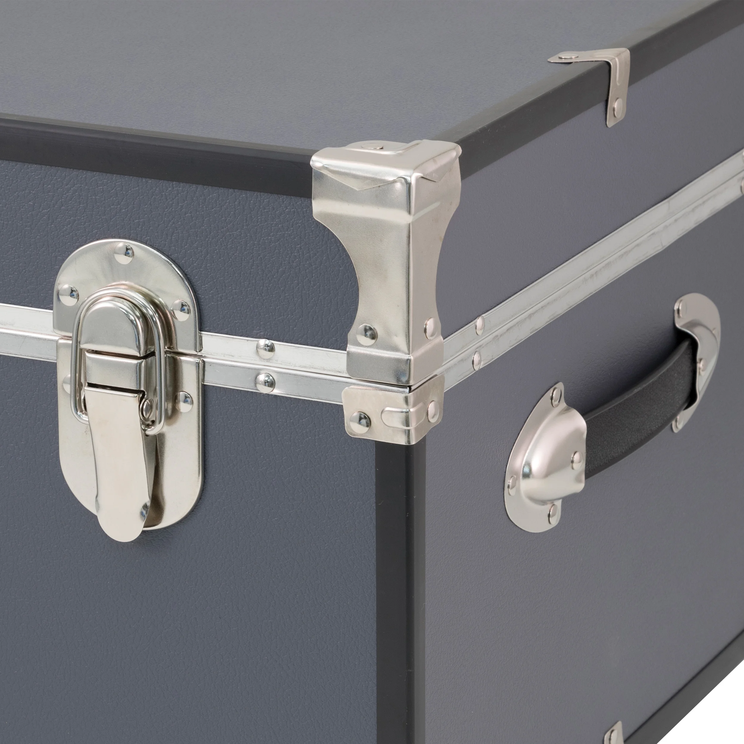 Seward Collegiate Collection Footlocker Trunk with Wheels - Image 17