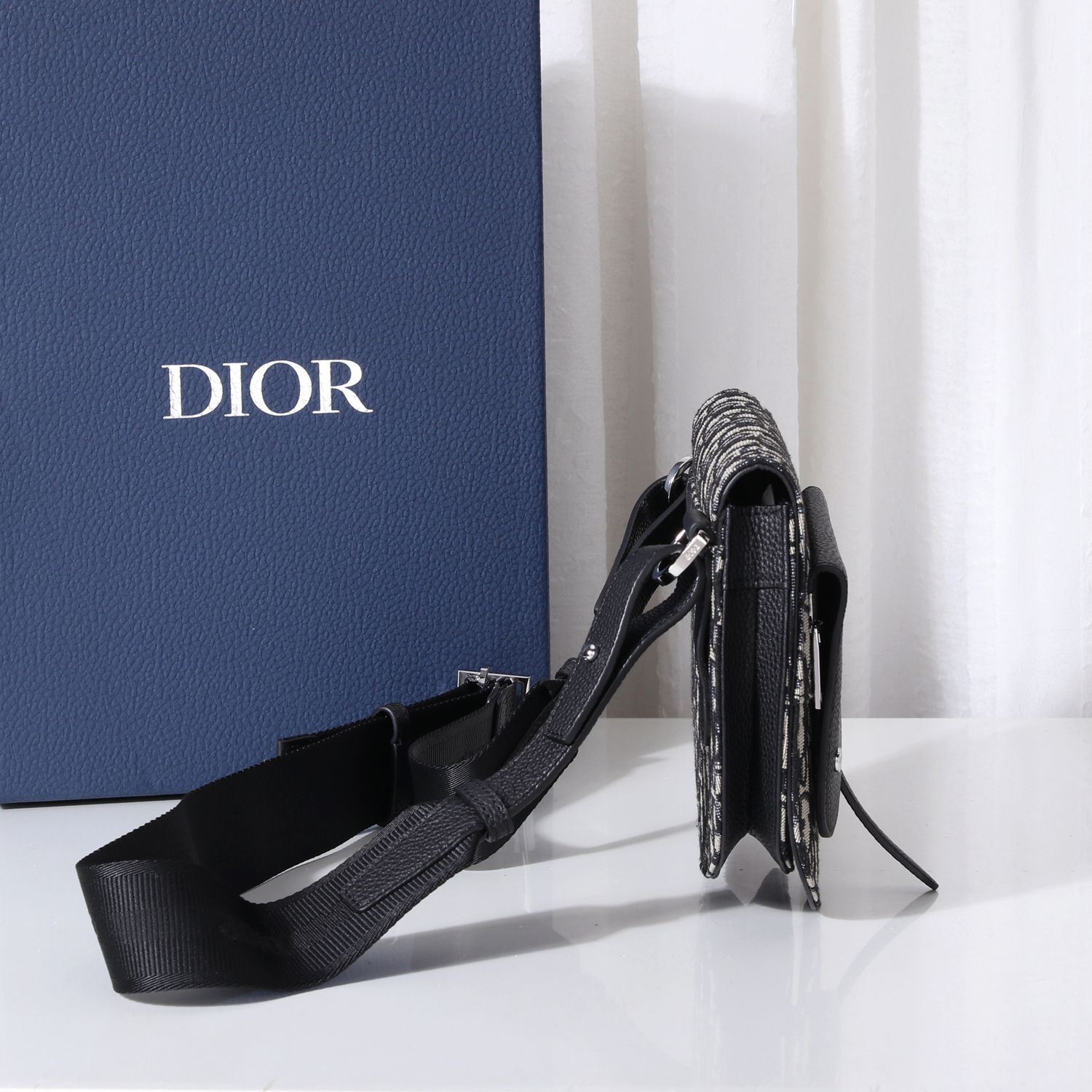 The Saddle Pouch Dior Oblique Jacquard White/Black For Women‎ 9.5in/24cm CD1:1High-quality replica