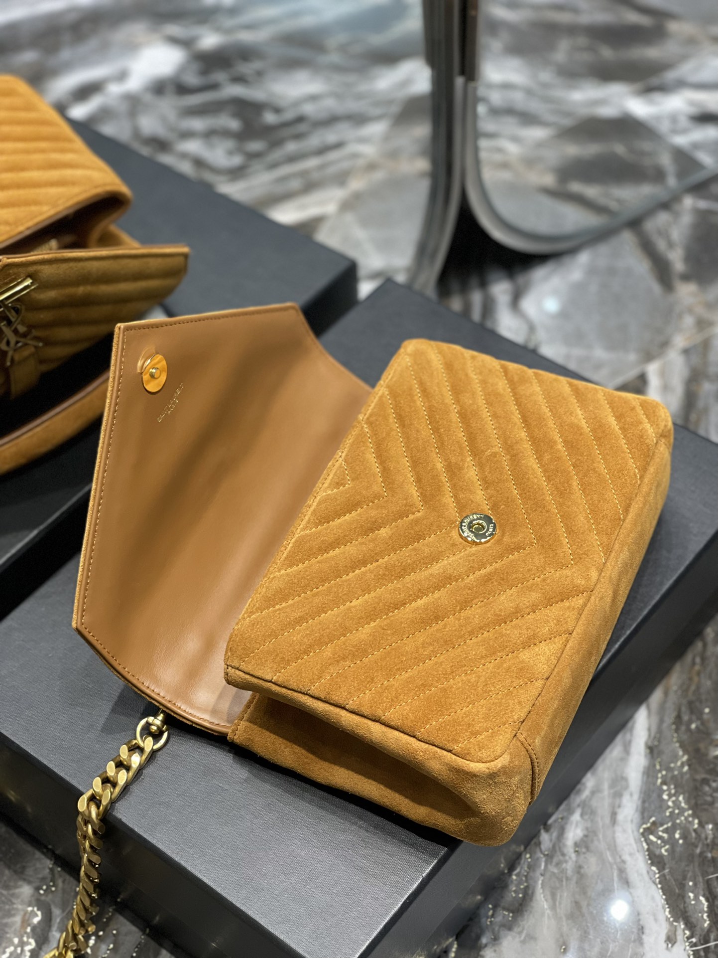 𝑴𝒐𝒏𝒐𝒈𝒓𝒂𝒎1:1High-quality replica