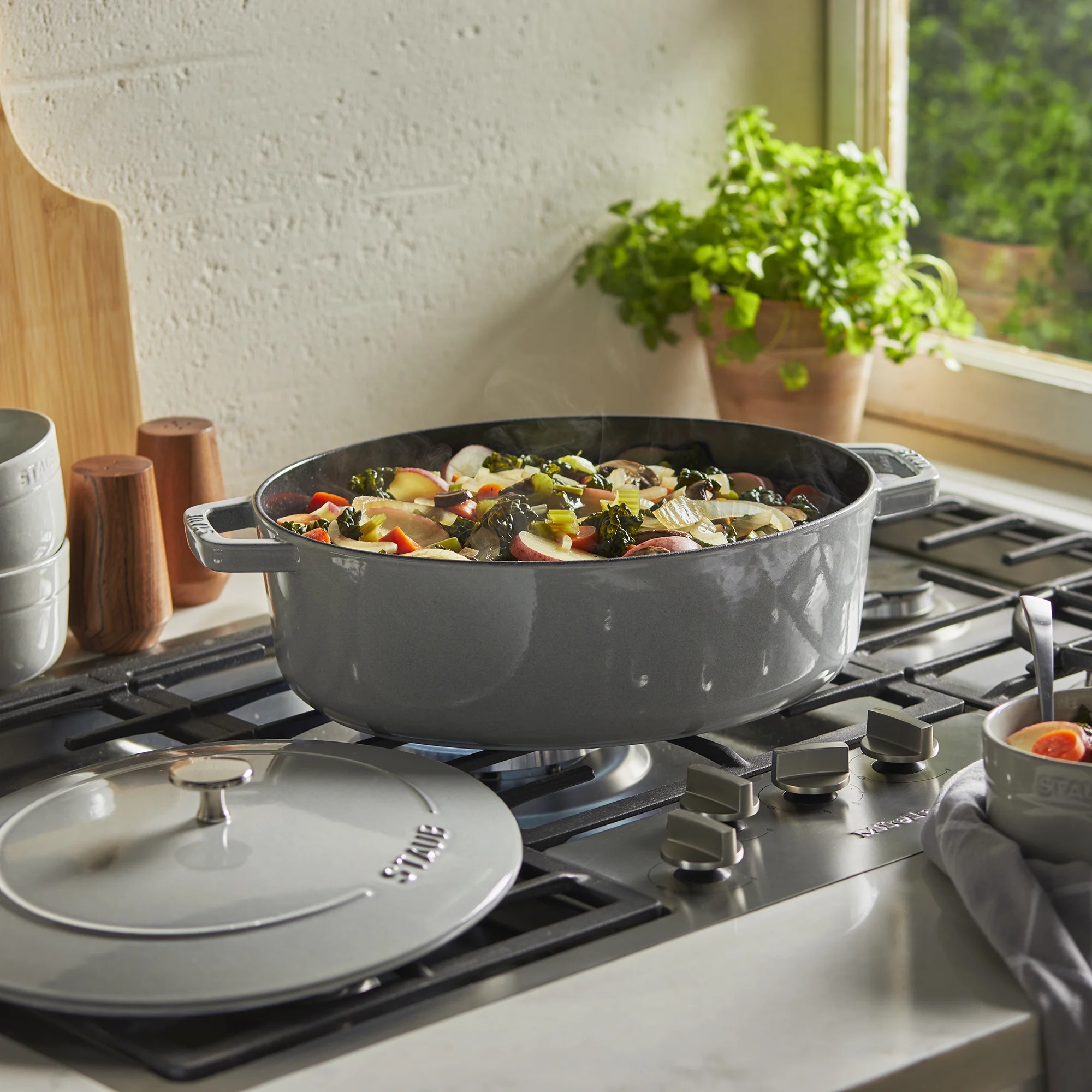 Staub Cast Iron 6.25-qt Shallow Oval Dutch Oven - Citron - Image 23