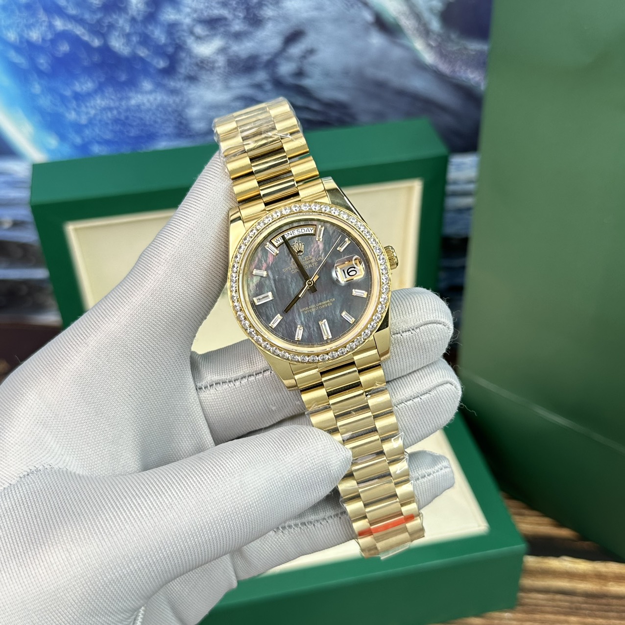 Rolex Day-Date Super Fake Watch Mother-Of-Pearl Dial With Diamonds BP Factory 40mm - Elite Watch Atelier