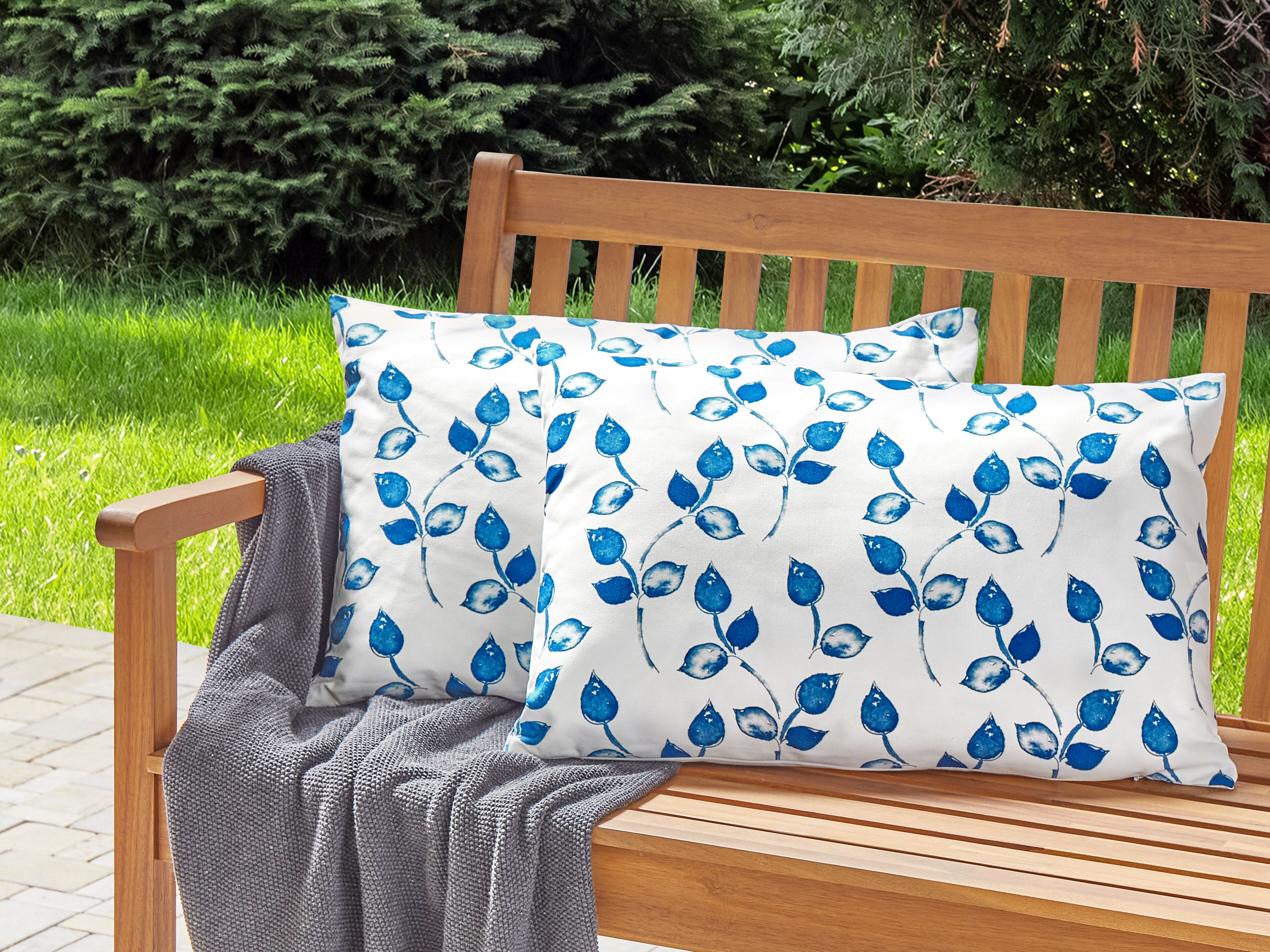Set of 2 Outdoor Cushions TORBORA Plant Pattern 40 x 60 cm White Blue
