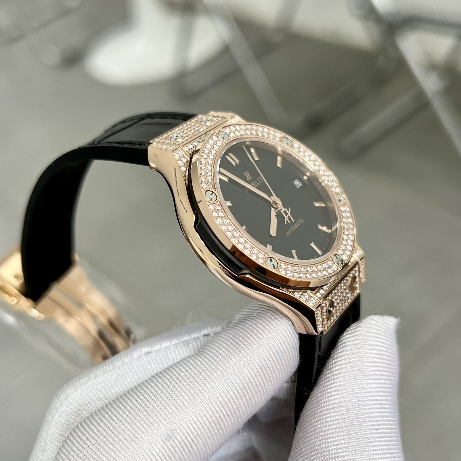 Hublot Replica Watch Classic Fusion King Gold With Diamonds Case HB Factory 38mm - Top club