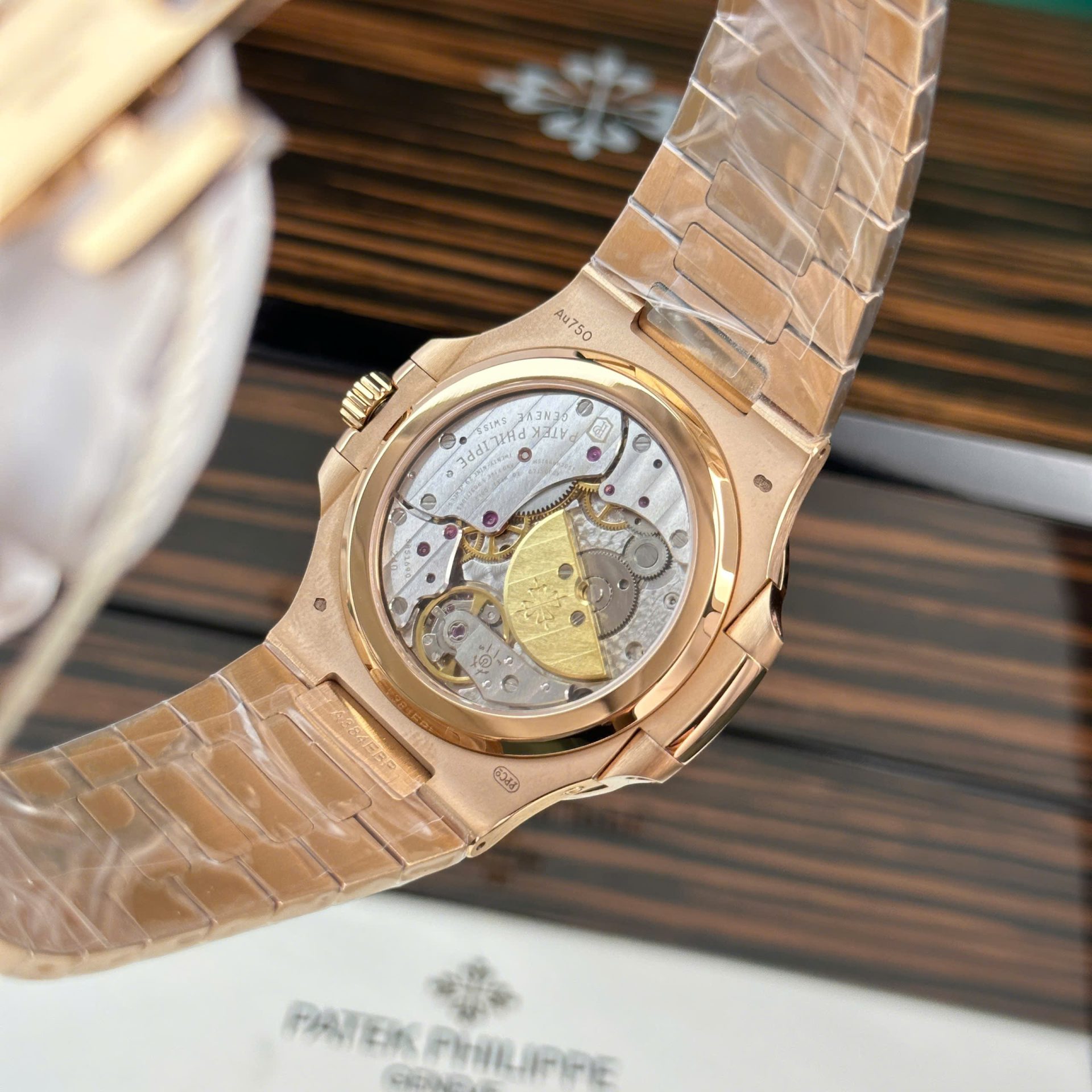 Patek Philippe Nautilus 5712R Good Imtation Watches Gray Dial Metal Wire PPF Factory Version 3 40mm - Top club