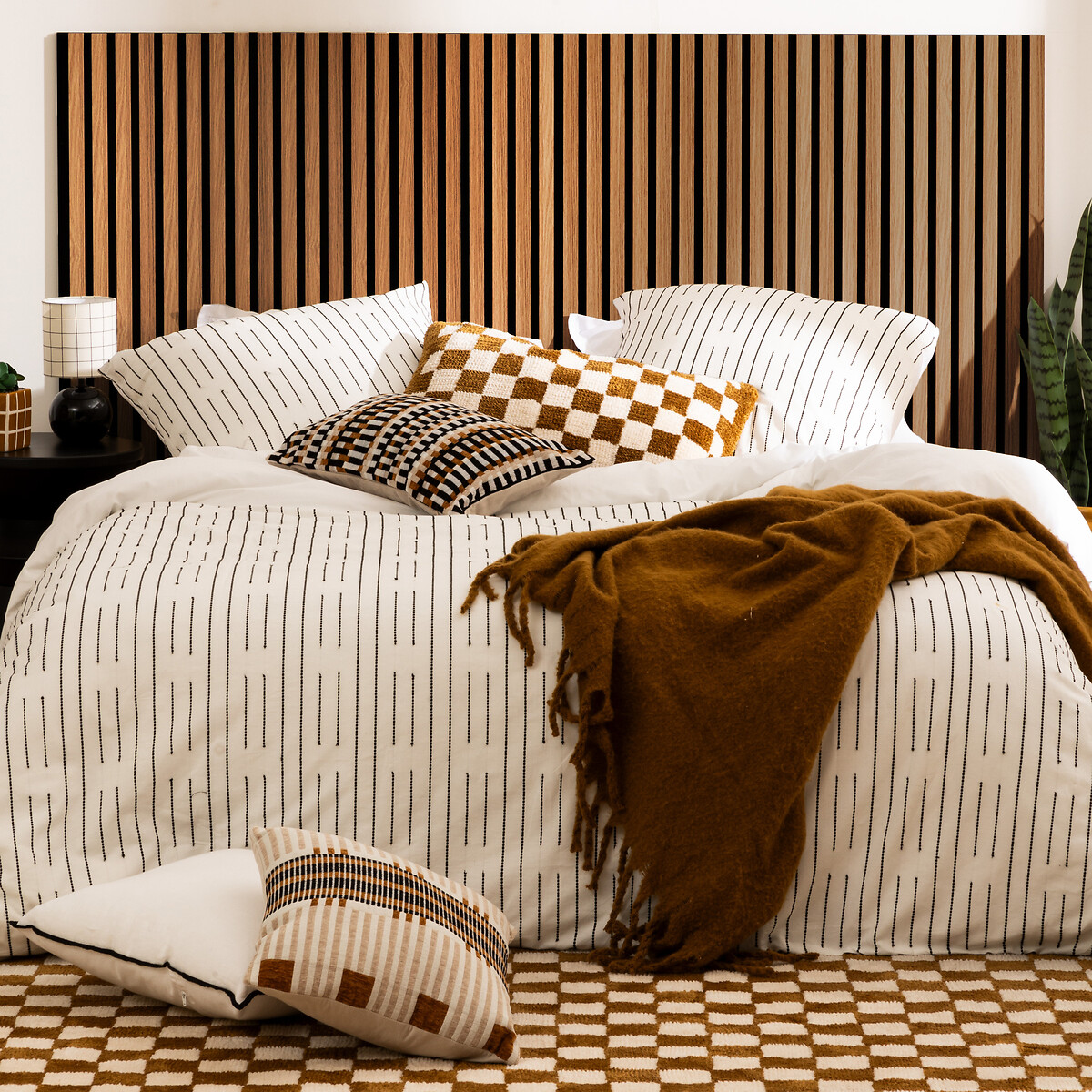 Decorative wood slat panel "Colva" Walnut effect, black background, 120x60 cm