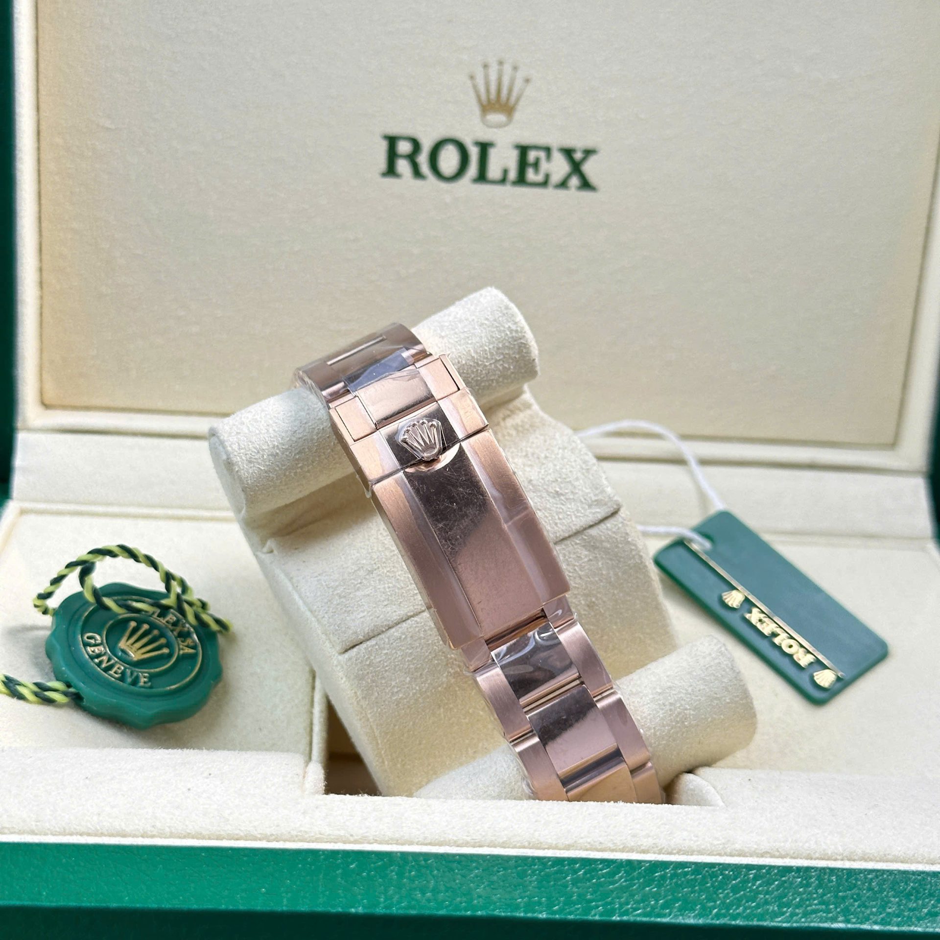 Rolex Cosmograph Daytona Rainbow 116595 Best Replica Watch BT Factory 40mm - Top club