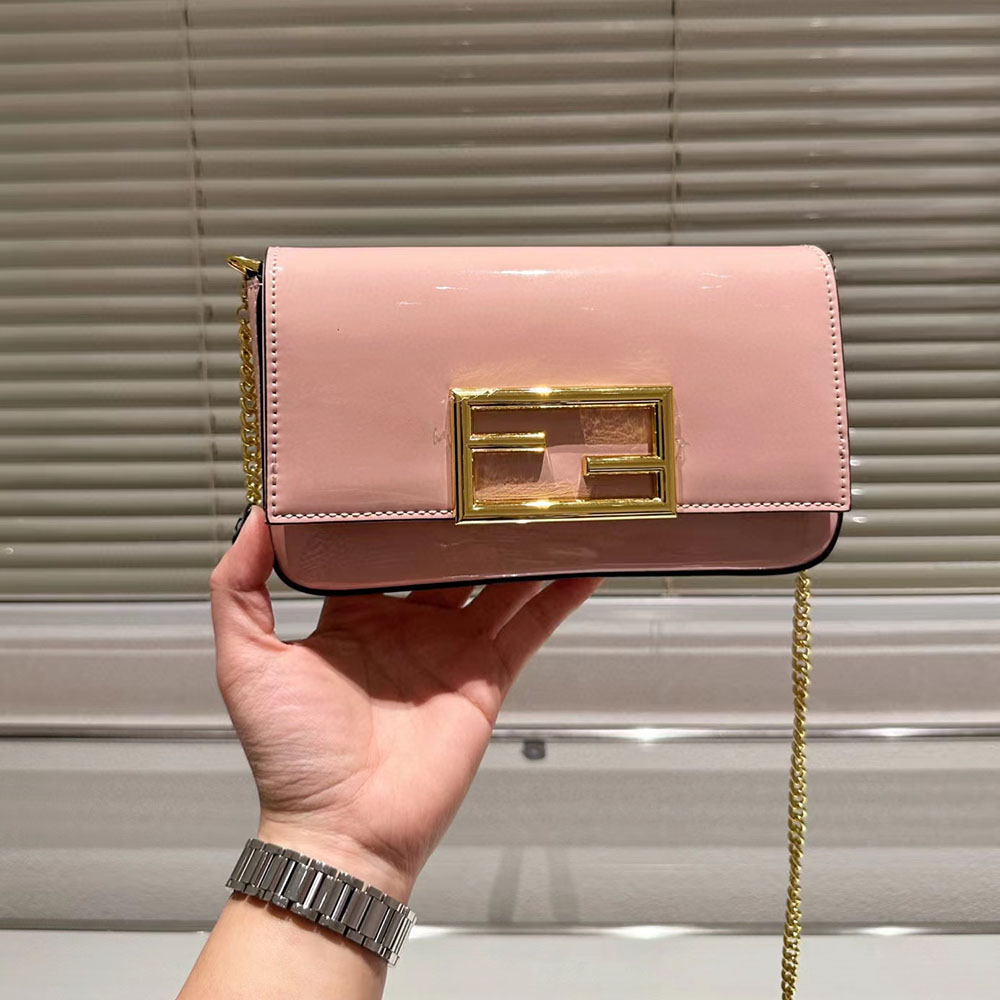 FENDI Chain Wallet Crossbody Bag(Replica) - Replicaclubs