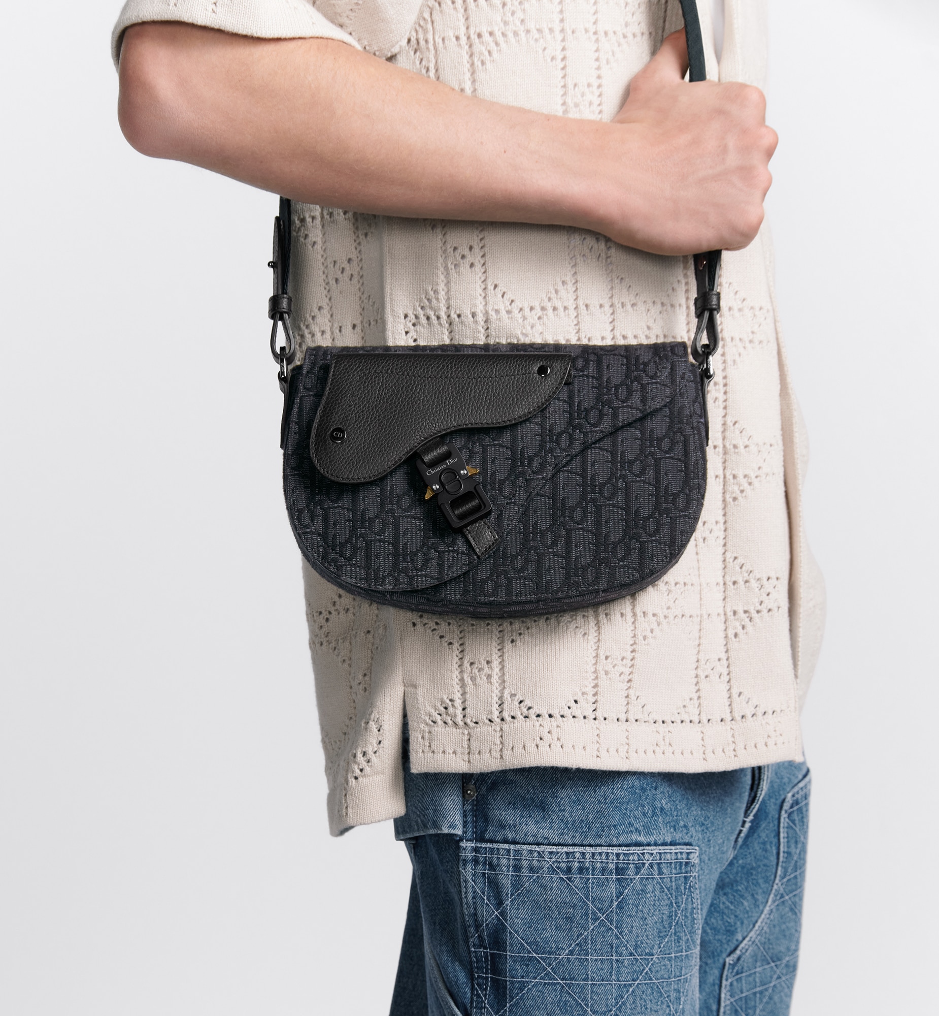 Dior Saddle Messenger Bag Black For Men 9.5 Inches/ 24 Cm 1ADPO325YKY_H03E1:1High-quality replica