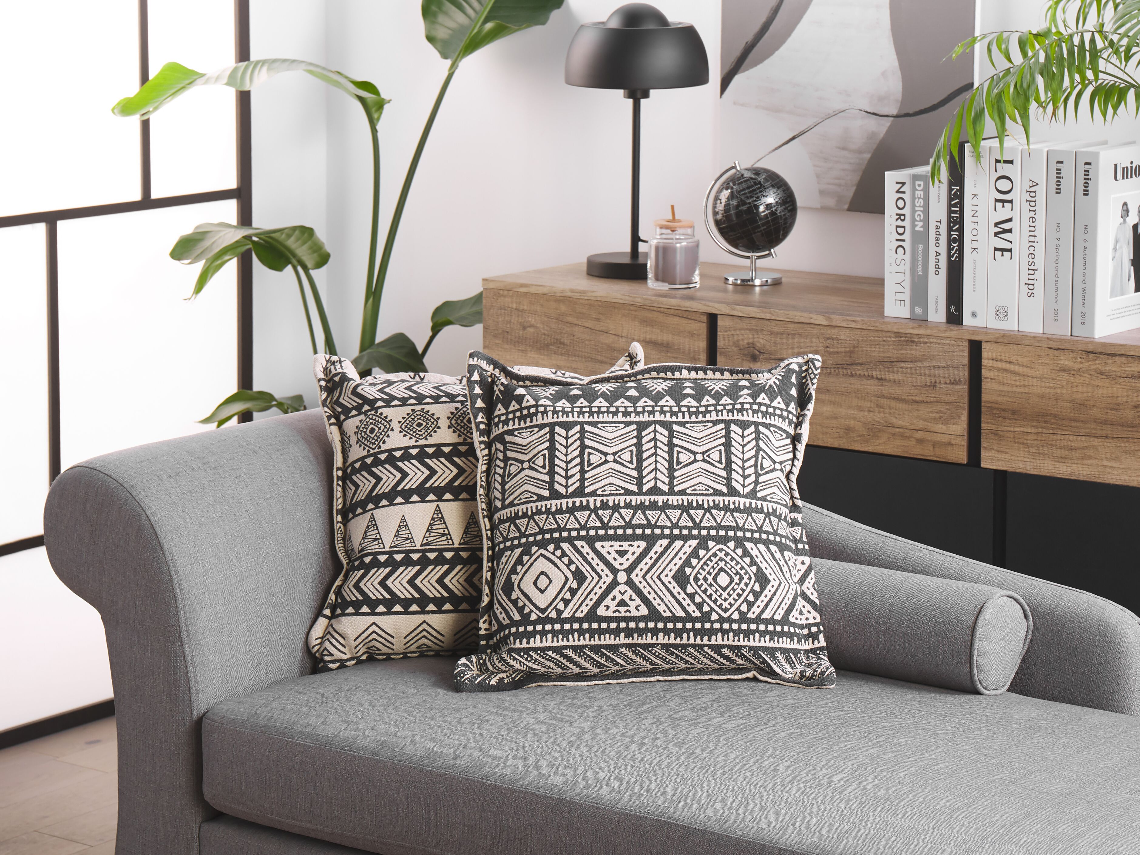 Set of 2 Decorative Cushions SIRVAN Cotton 45 x 45 cm Black Geometric Pattern