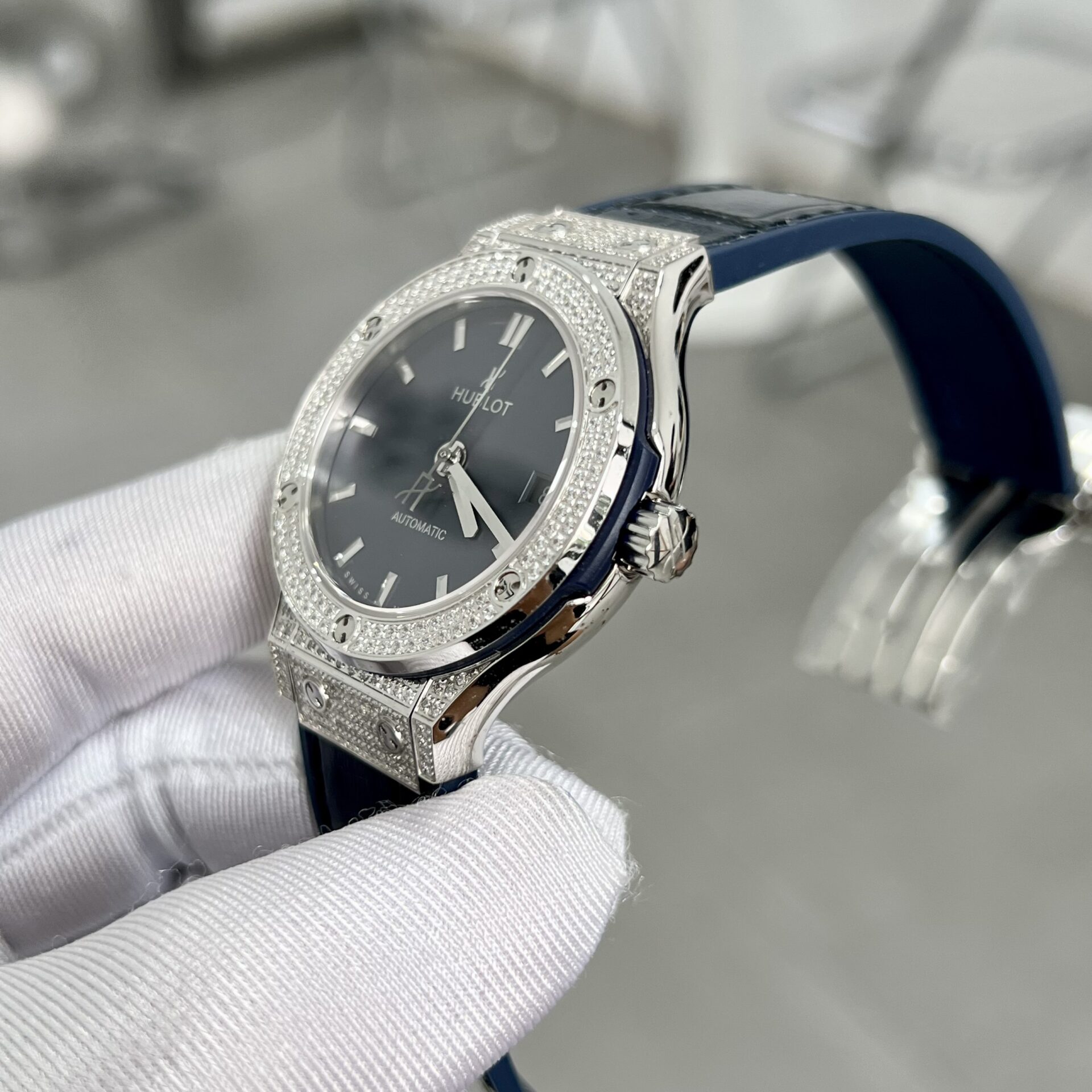 Hublot Replica 11 Watch With Full Diamond Case Blue HB Factory 38mm - Top club