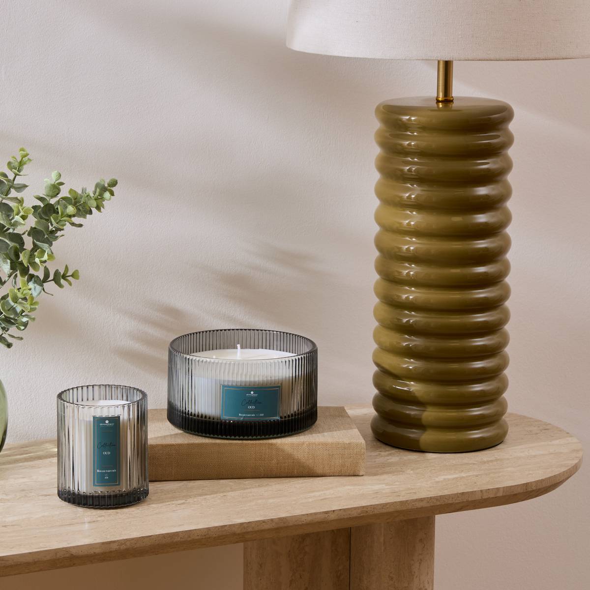 Scented Candle "Albie" Oud wood, Blue, 290g